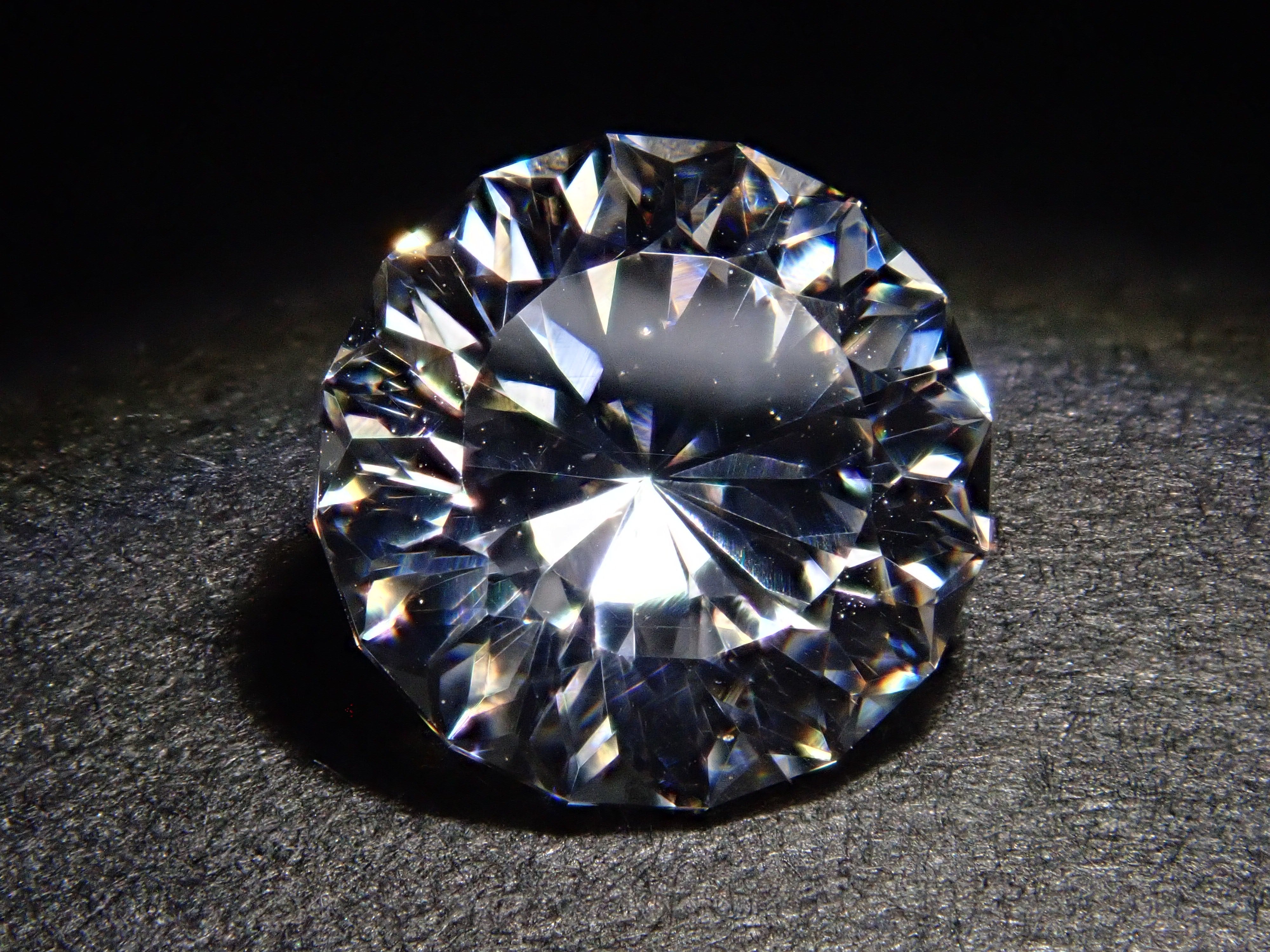 【11/15 22時販売】GGG(ガドリウムガリウムガーネット) 6.4mm/2.380ctルース