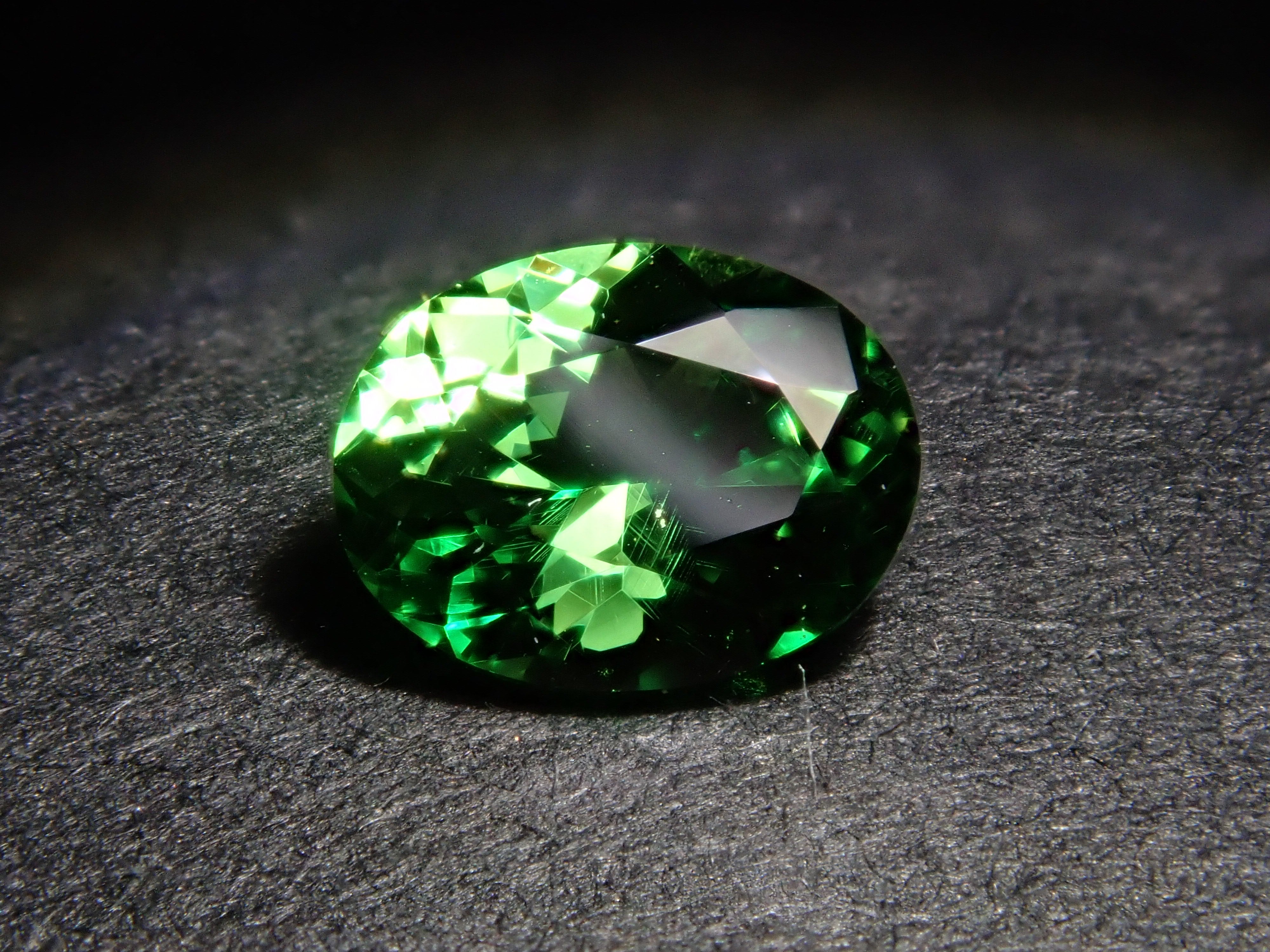 ケニア産ツァボライト 0.411ctルース