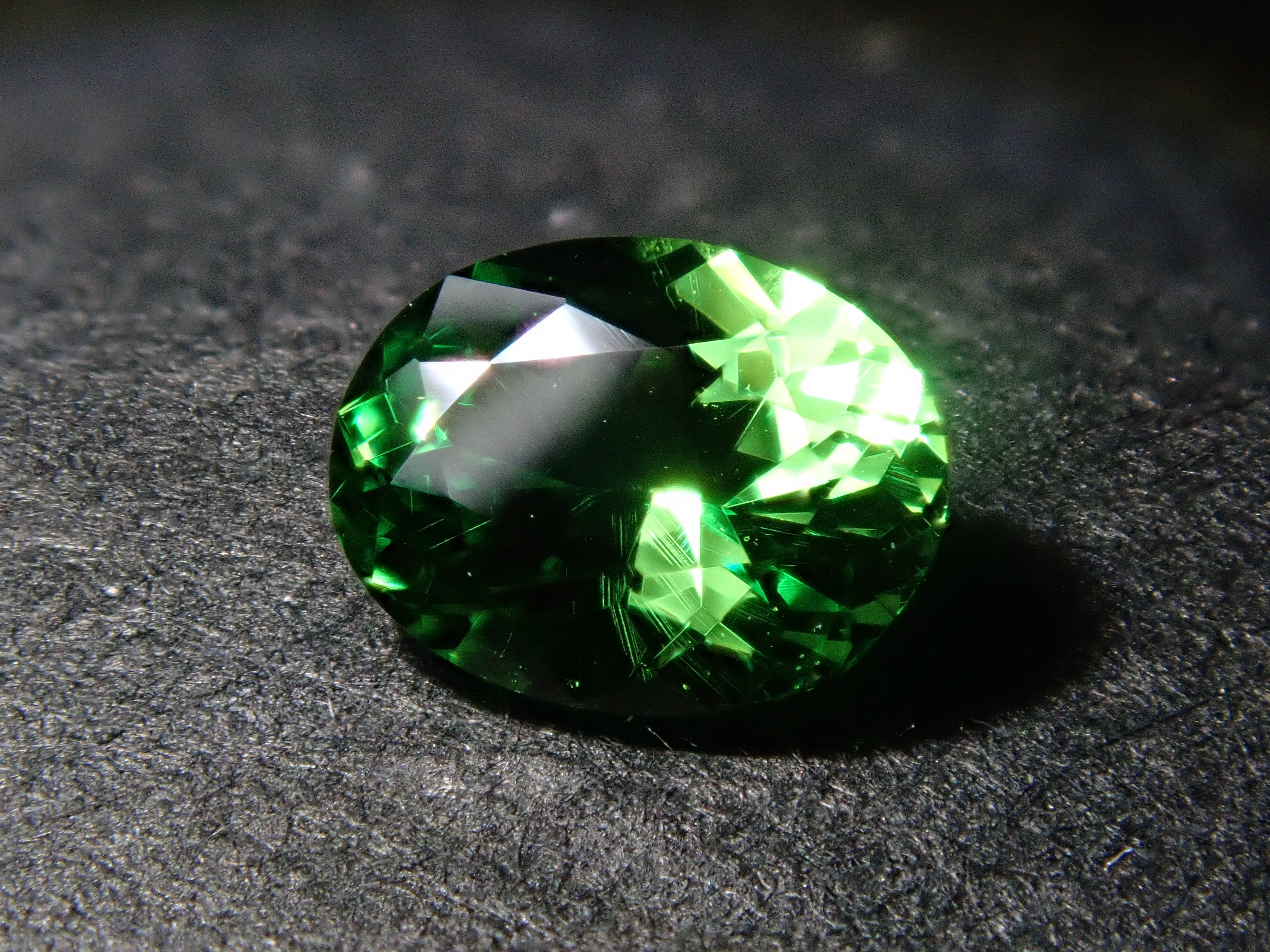 ケニア産ツァボライト 0.411ctルース