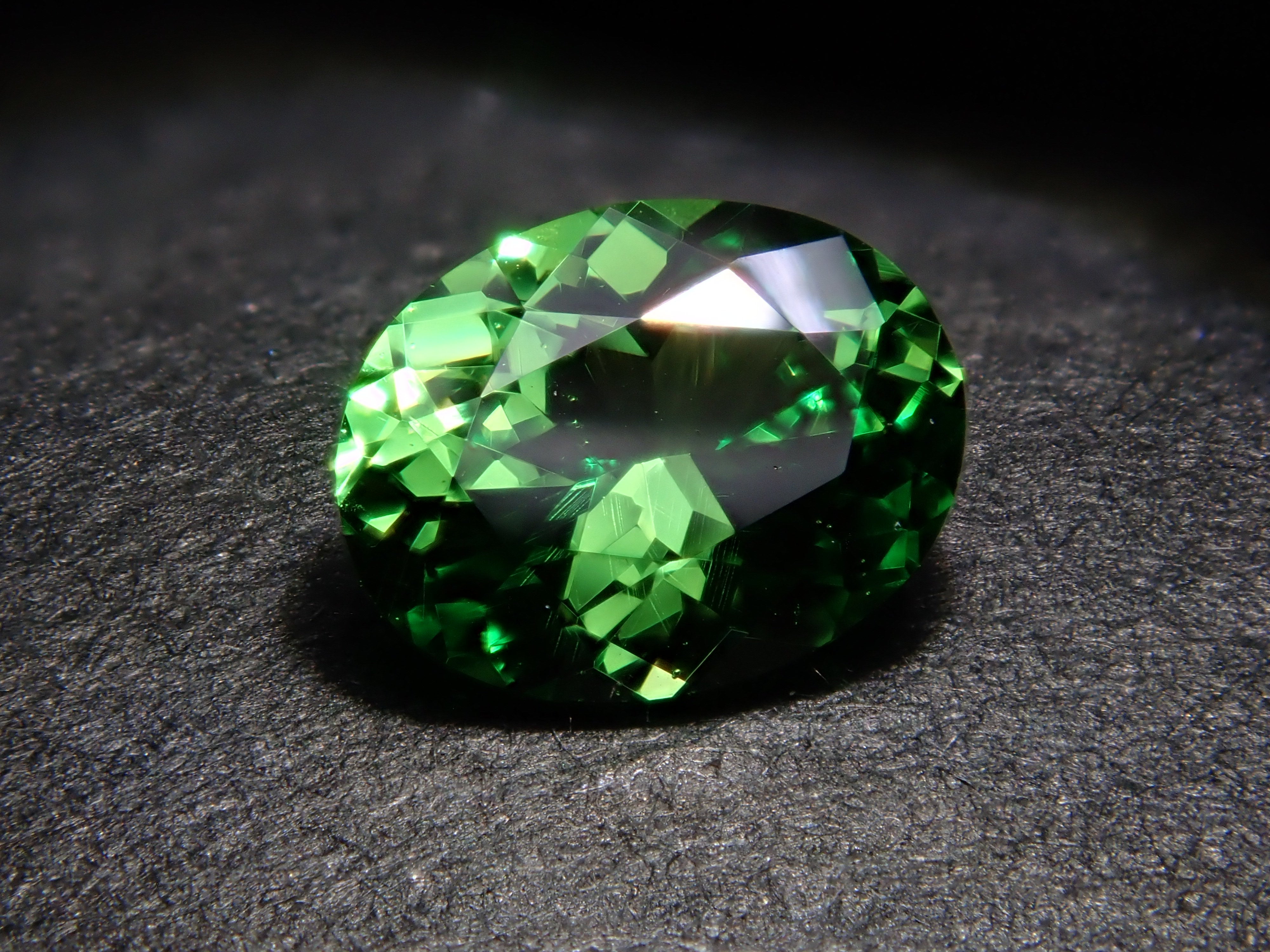 ケニア産ツァボライト 0.411ctルース