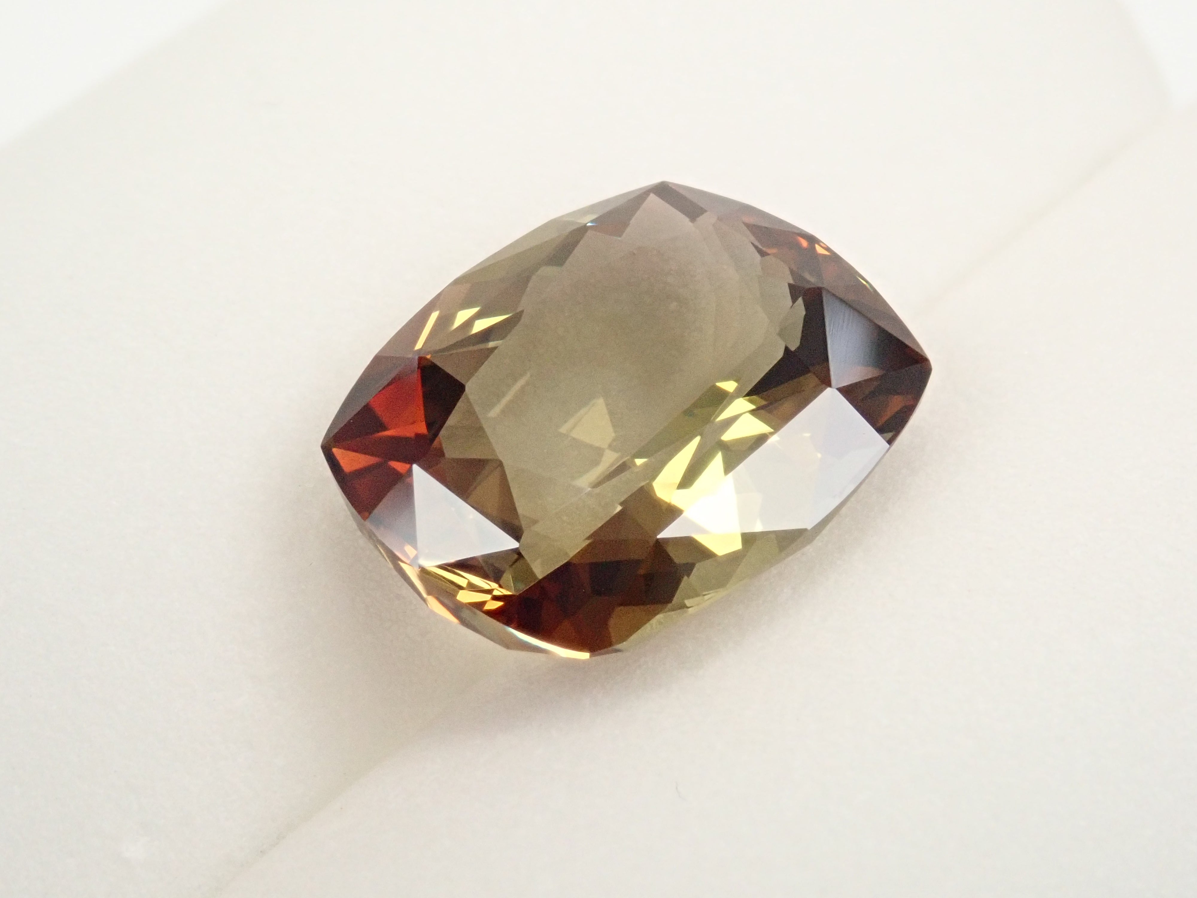 ブラジル産アンダリュサイト 7.656ctルース