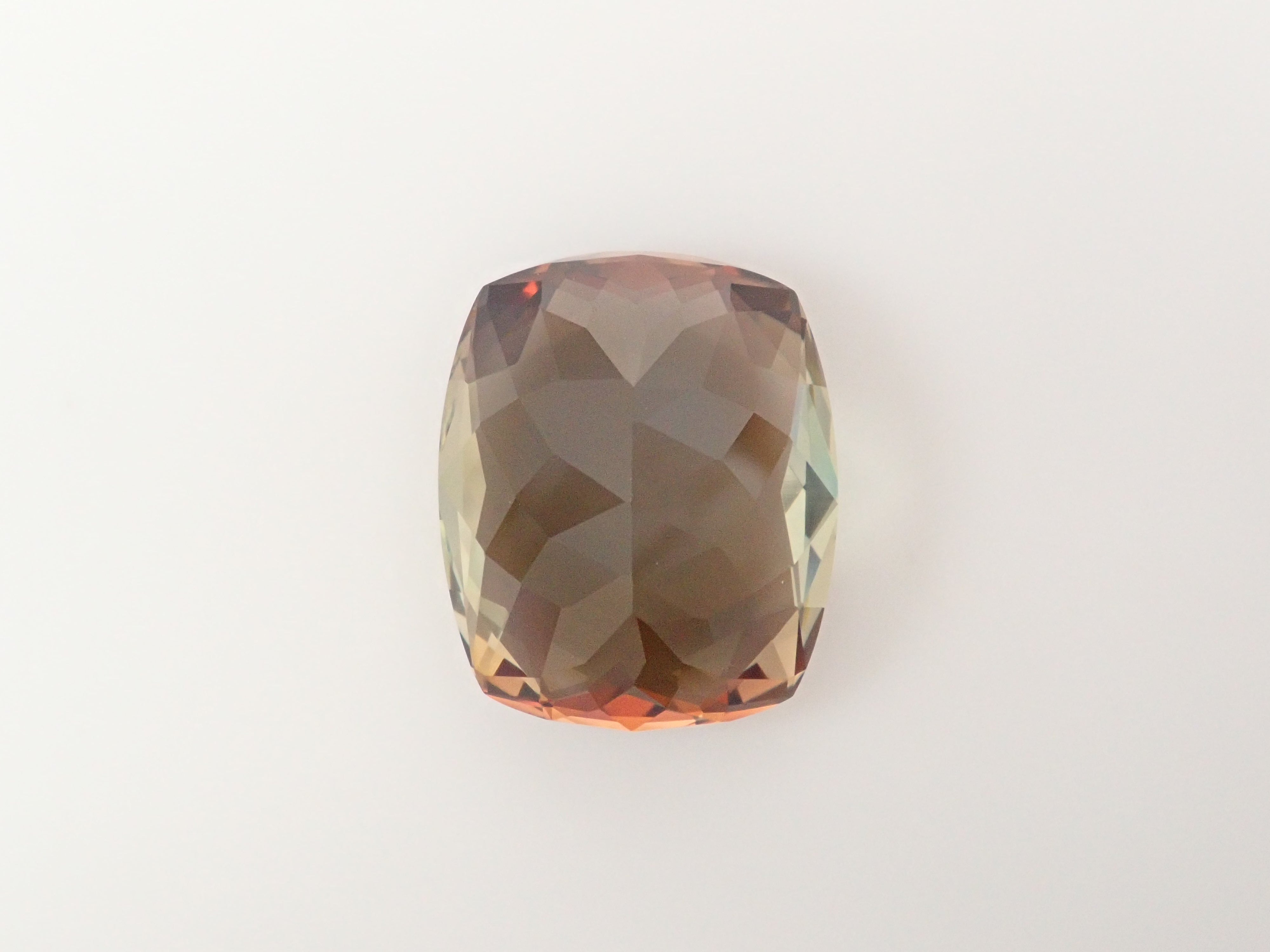 ブラジル産アンダリュサイト 7.656ctルース