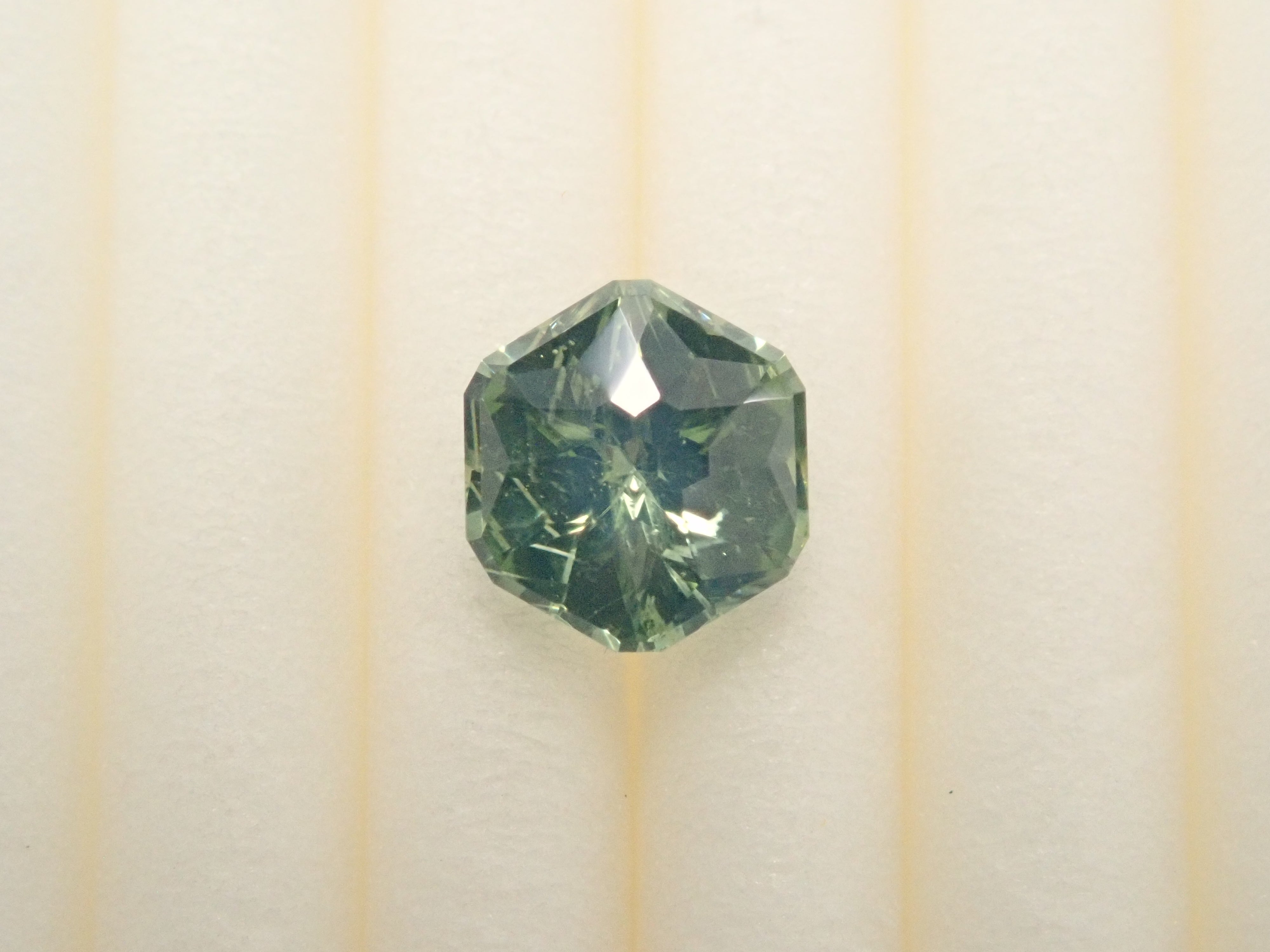 【11/17 22時販売】スリランカ産グリーンジルコン 0.734ctルース