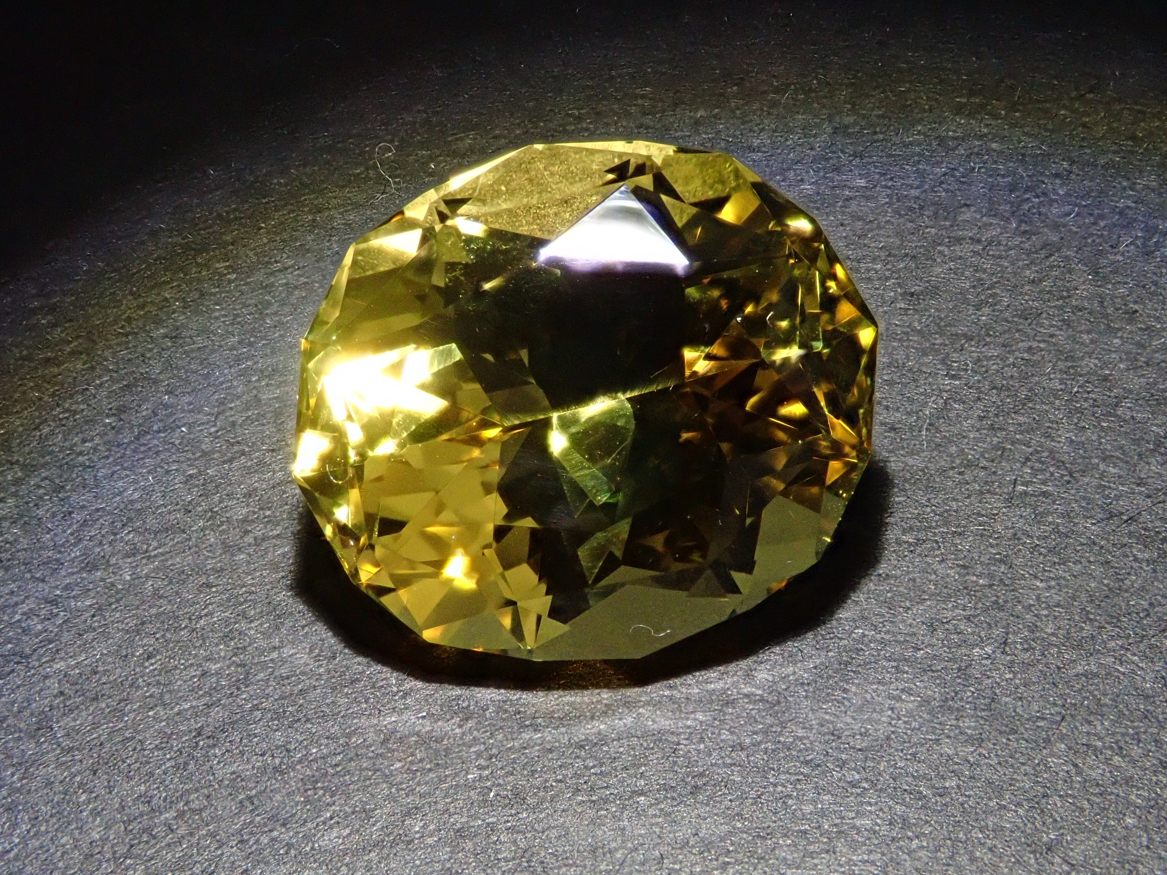 【11/20 22時販売】ブラジル産イエローベリル 9.747ctルース