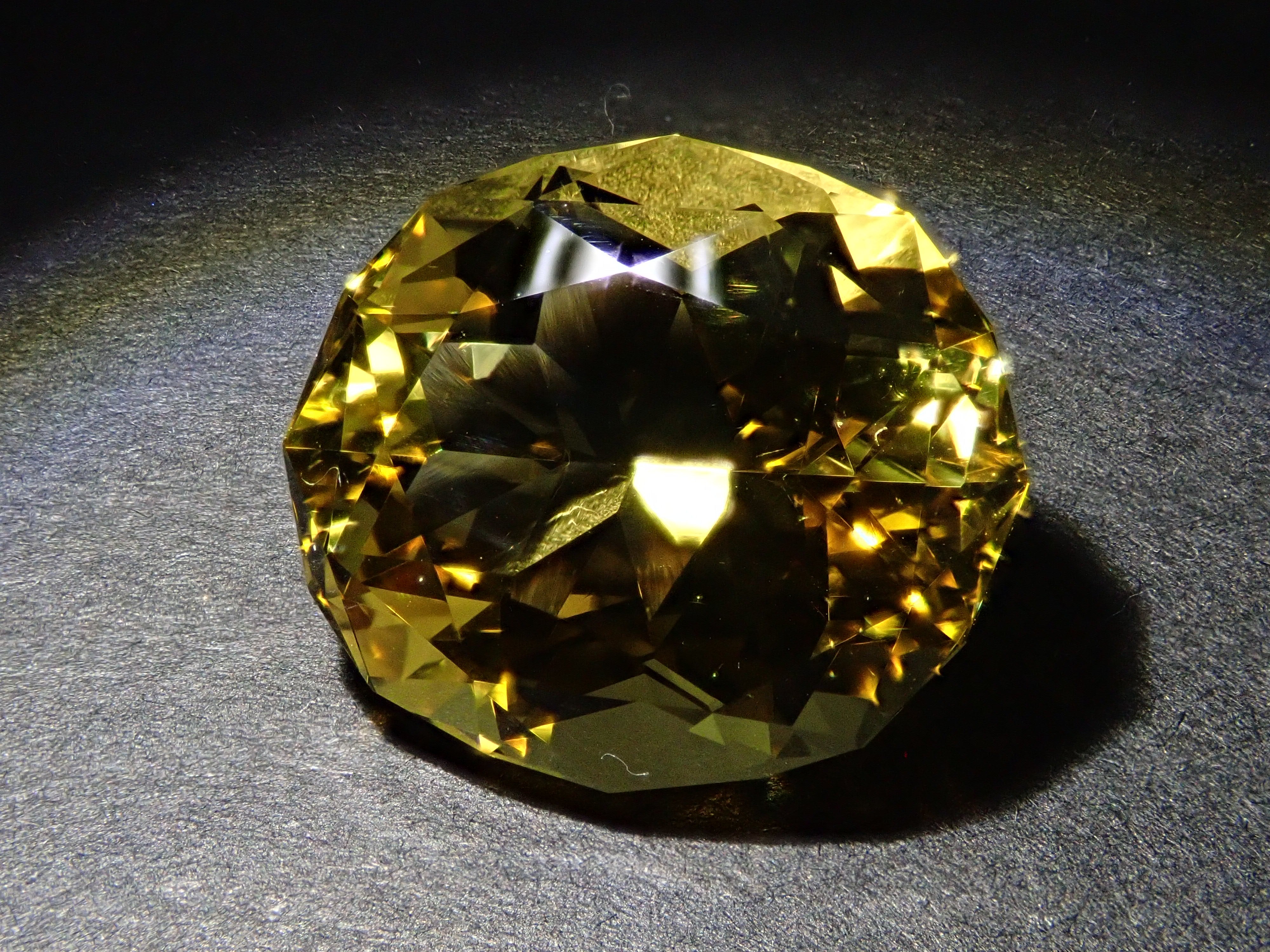 【11/20 22時販売】ブラジル産イエローベリル 9.747ctルース