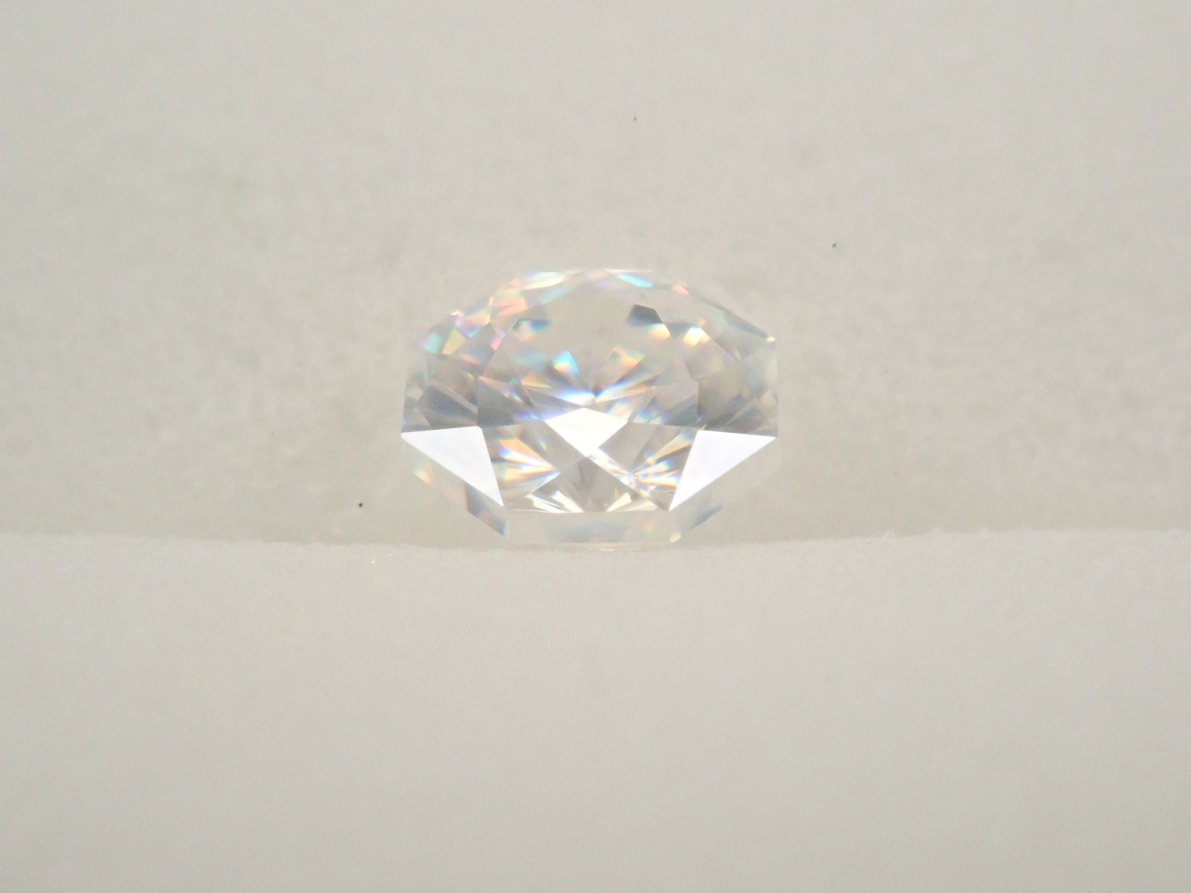 【12/15 22時販売】合成ルチル 5.1mm/0.893ctルース