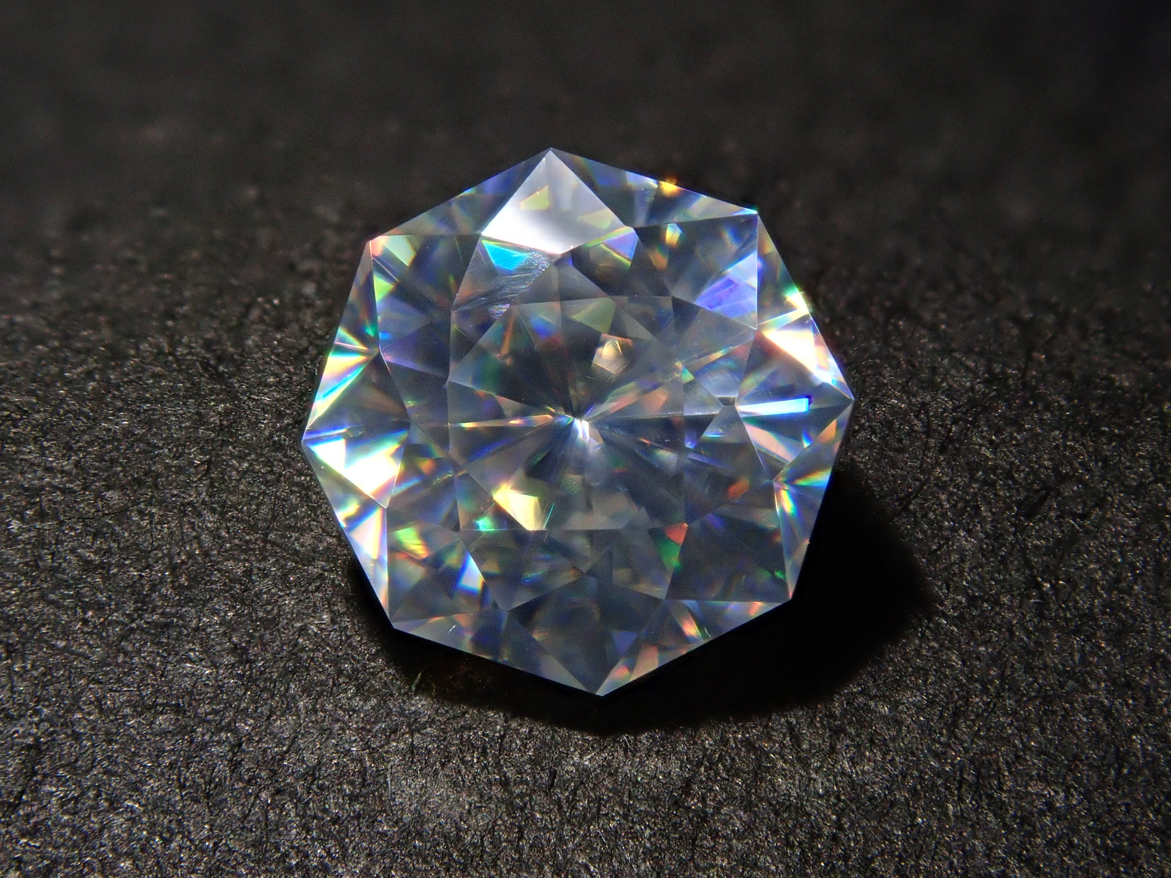 【12/15 22時販売】合成ルチル 5.1mm/0.893ctルース