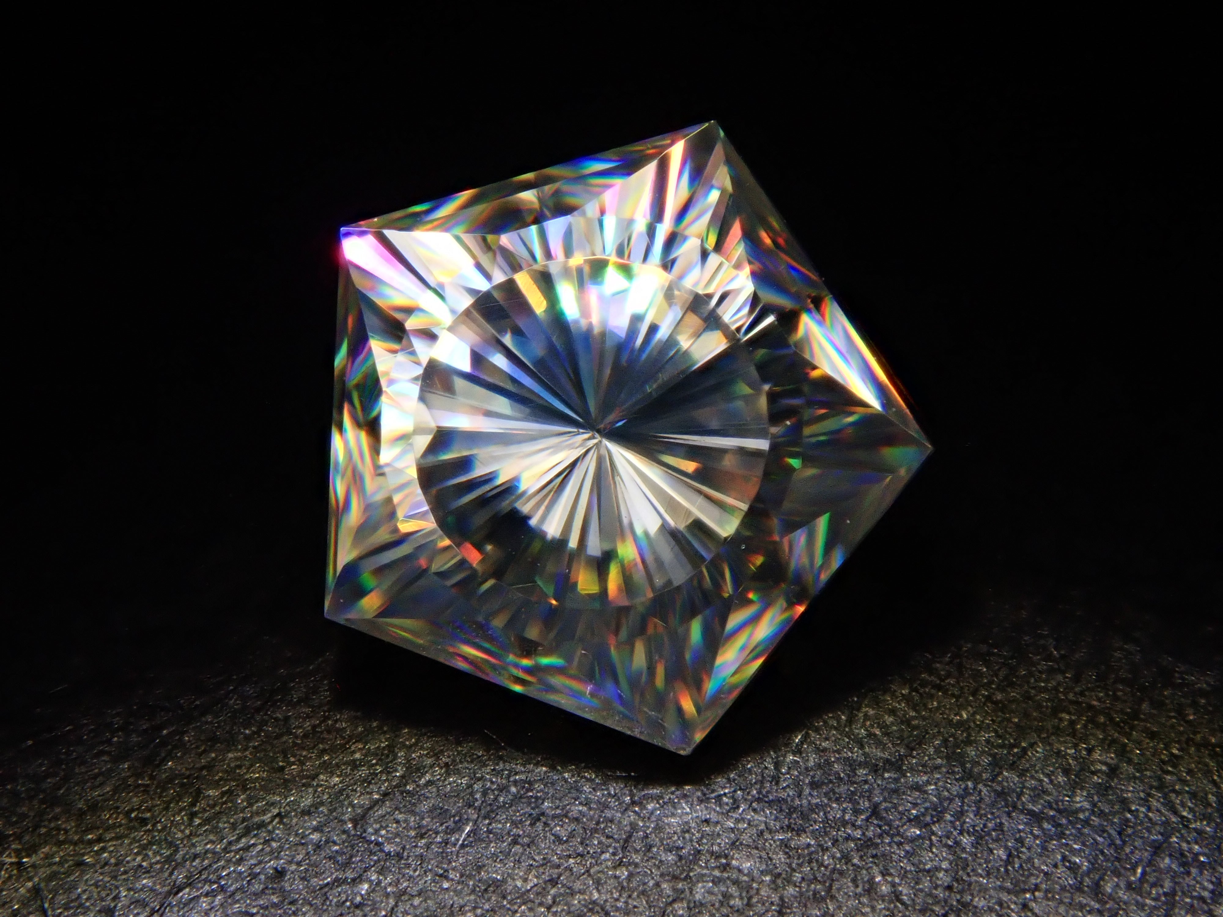 【11/16 22時販売】合成ルチル 1.020ctルース