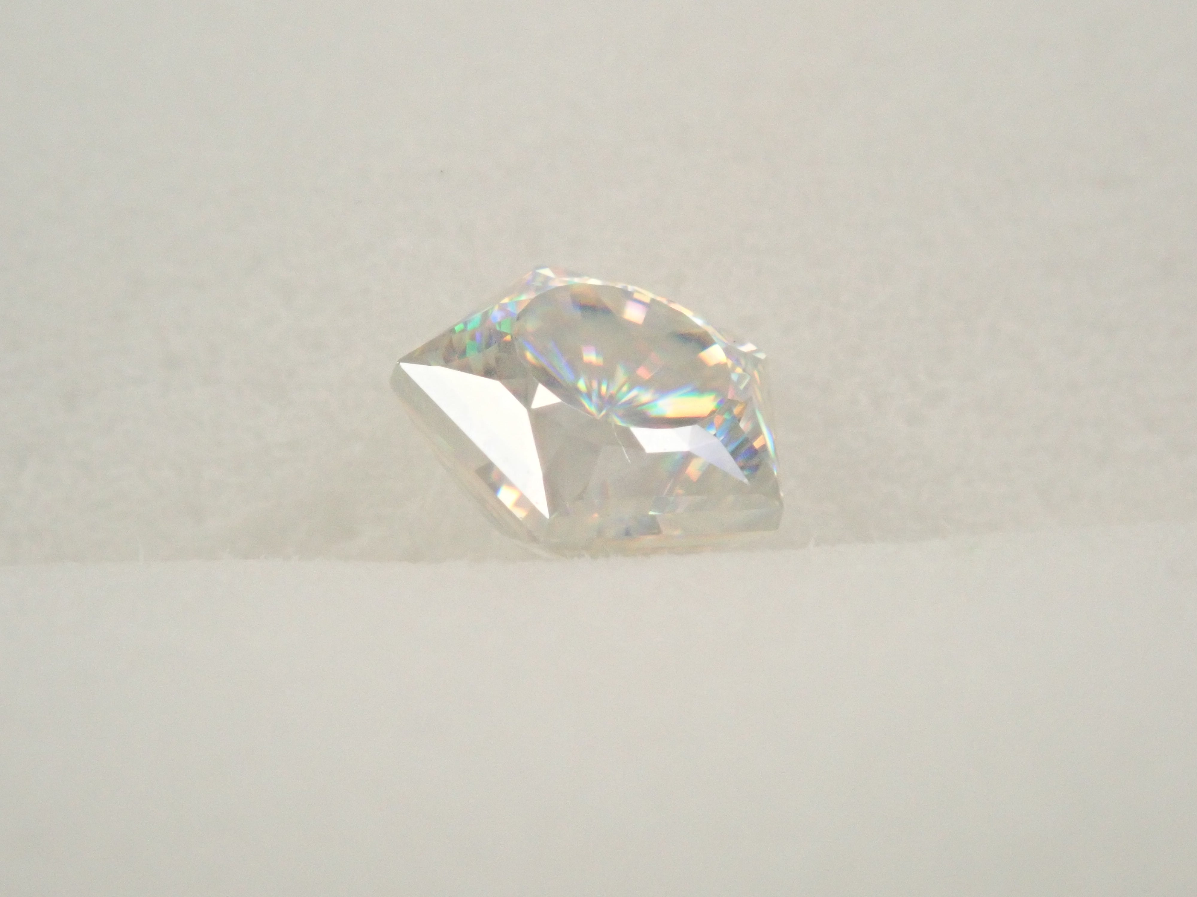 【11/16 22時販売】合成ルチル 1.020ctルース