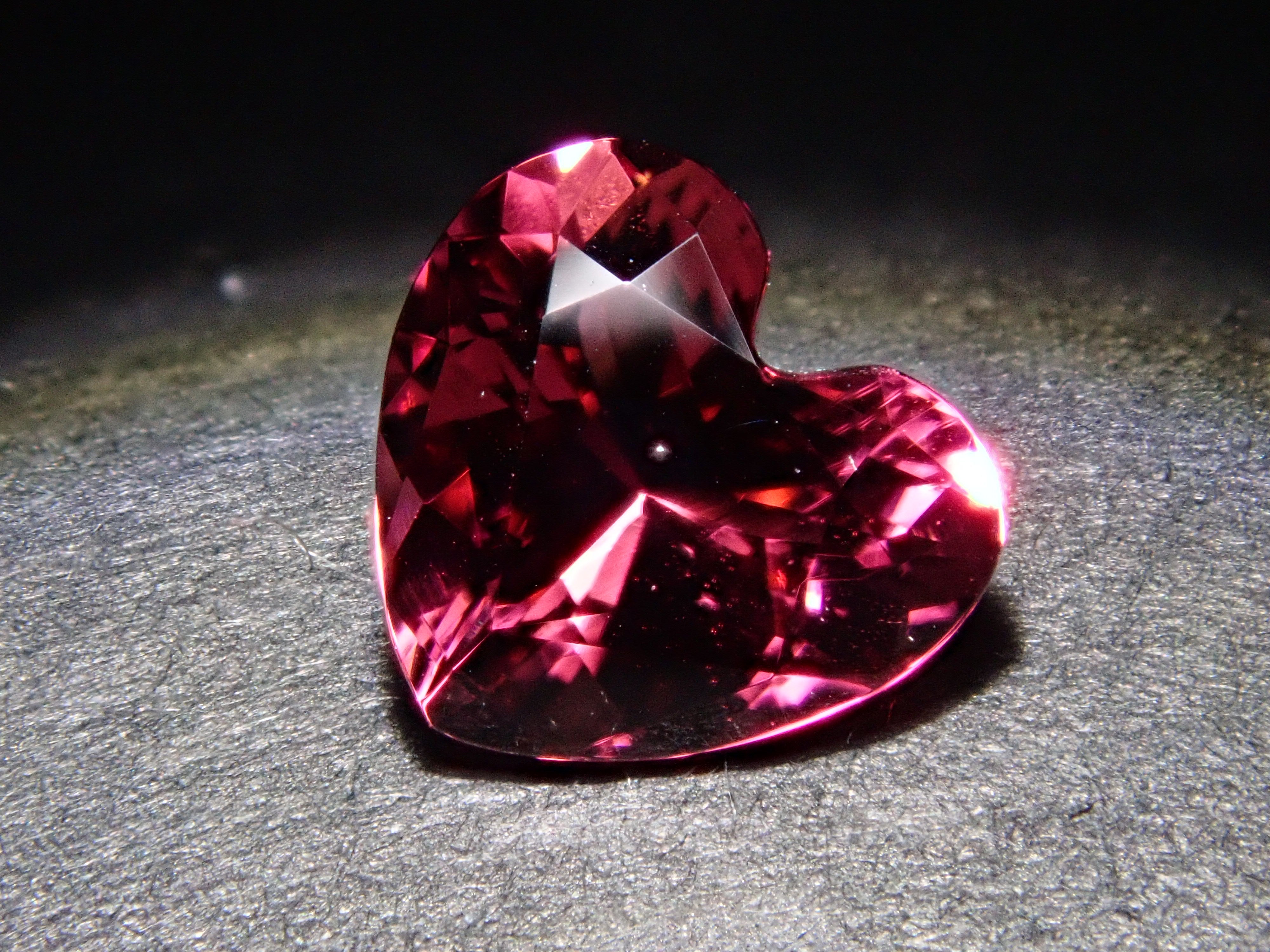 【11/18 22時販売載】ブラジル産ピンクトルマリン 0.643ctルース