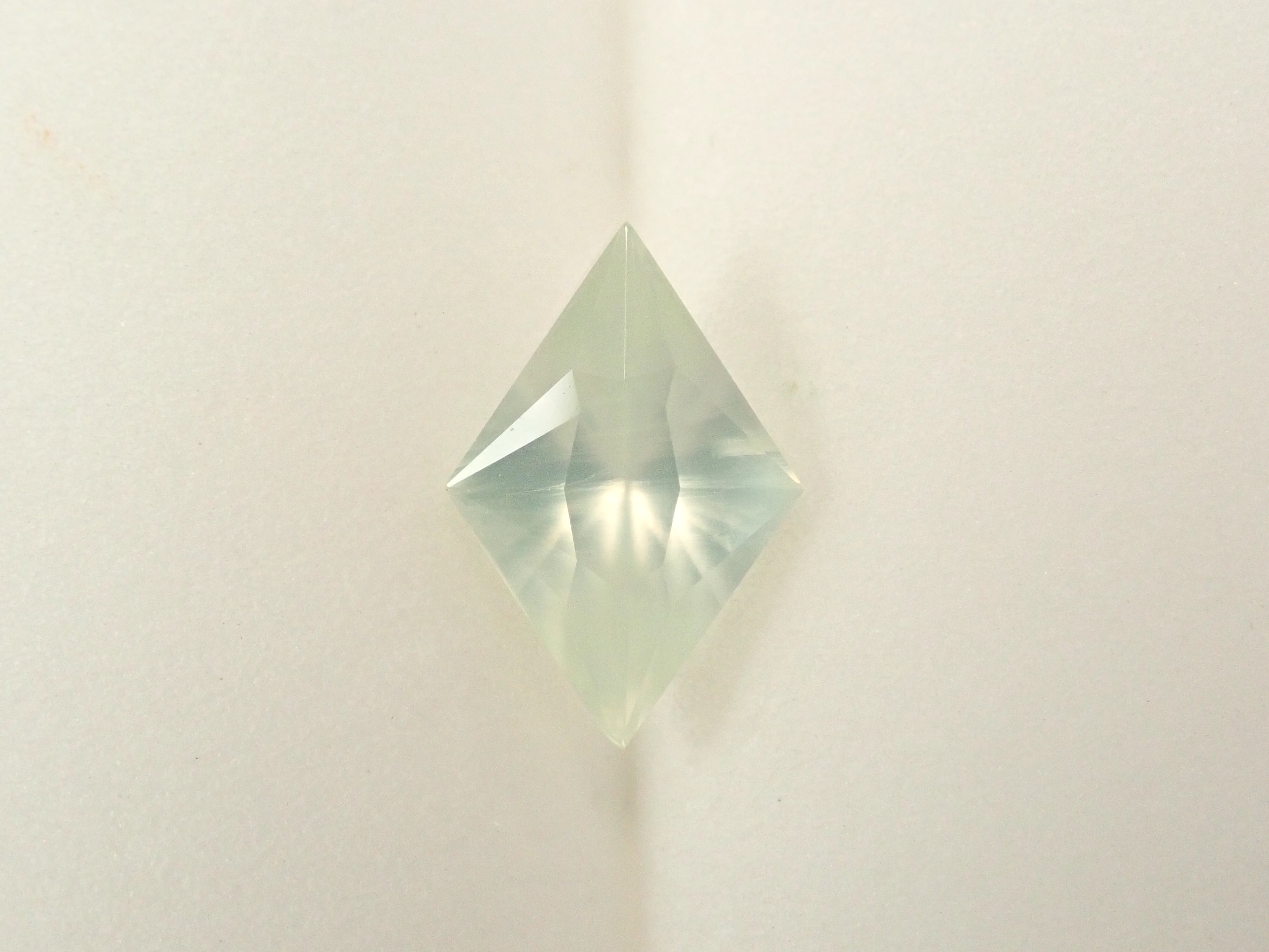 【11/18 22時販売】オーストラリア産プレーナイト 1.691ctルース