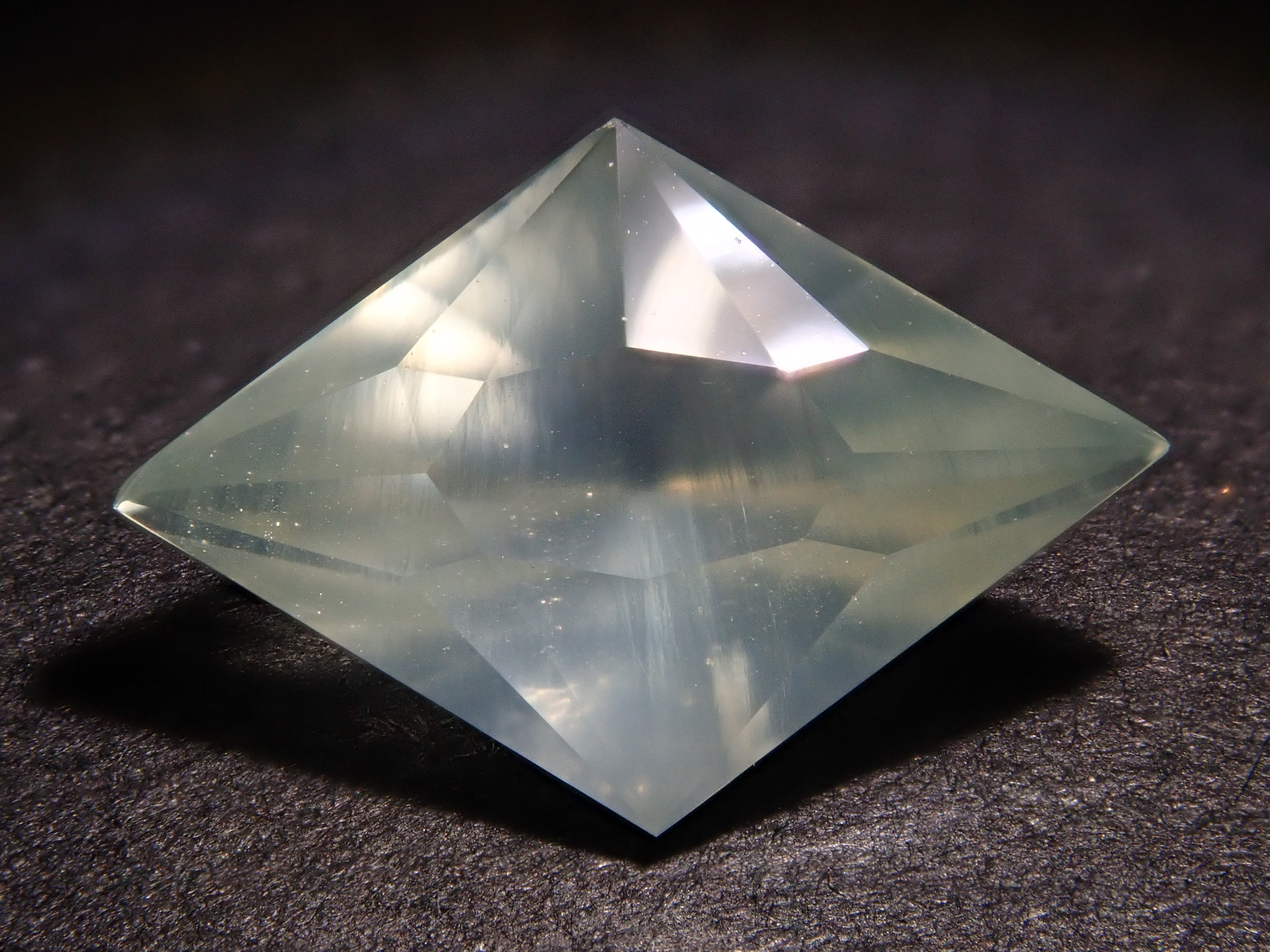 【11/18 22時販売】オーストラリア産プレーナイト 1.691ctルース