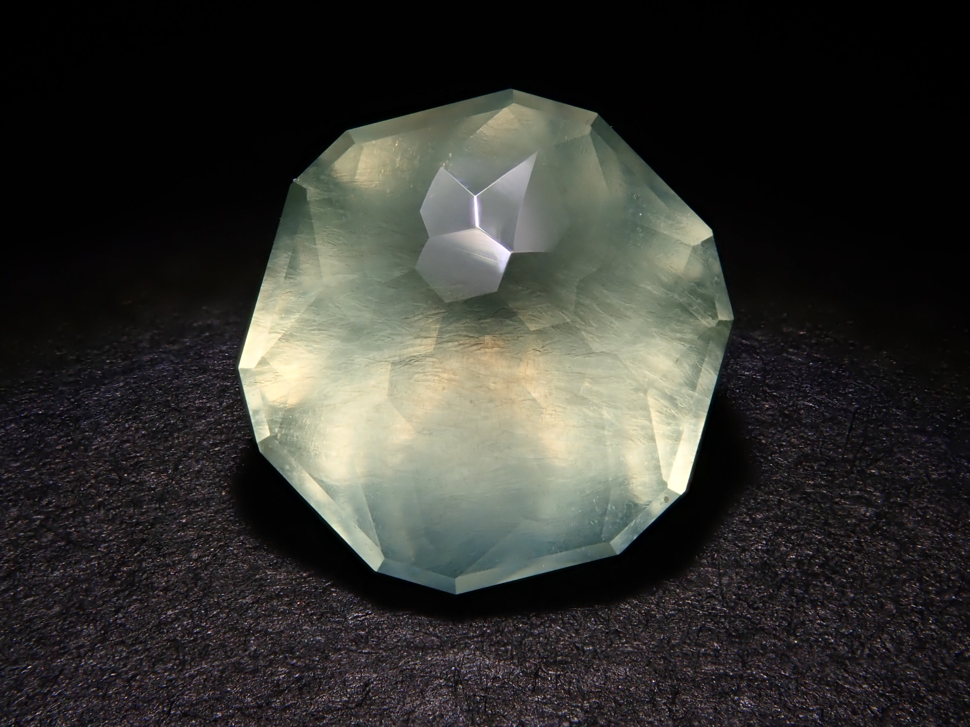 【11/18 22時販売】オーストラリア産プレーナイト 1.705ctルース