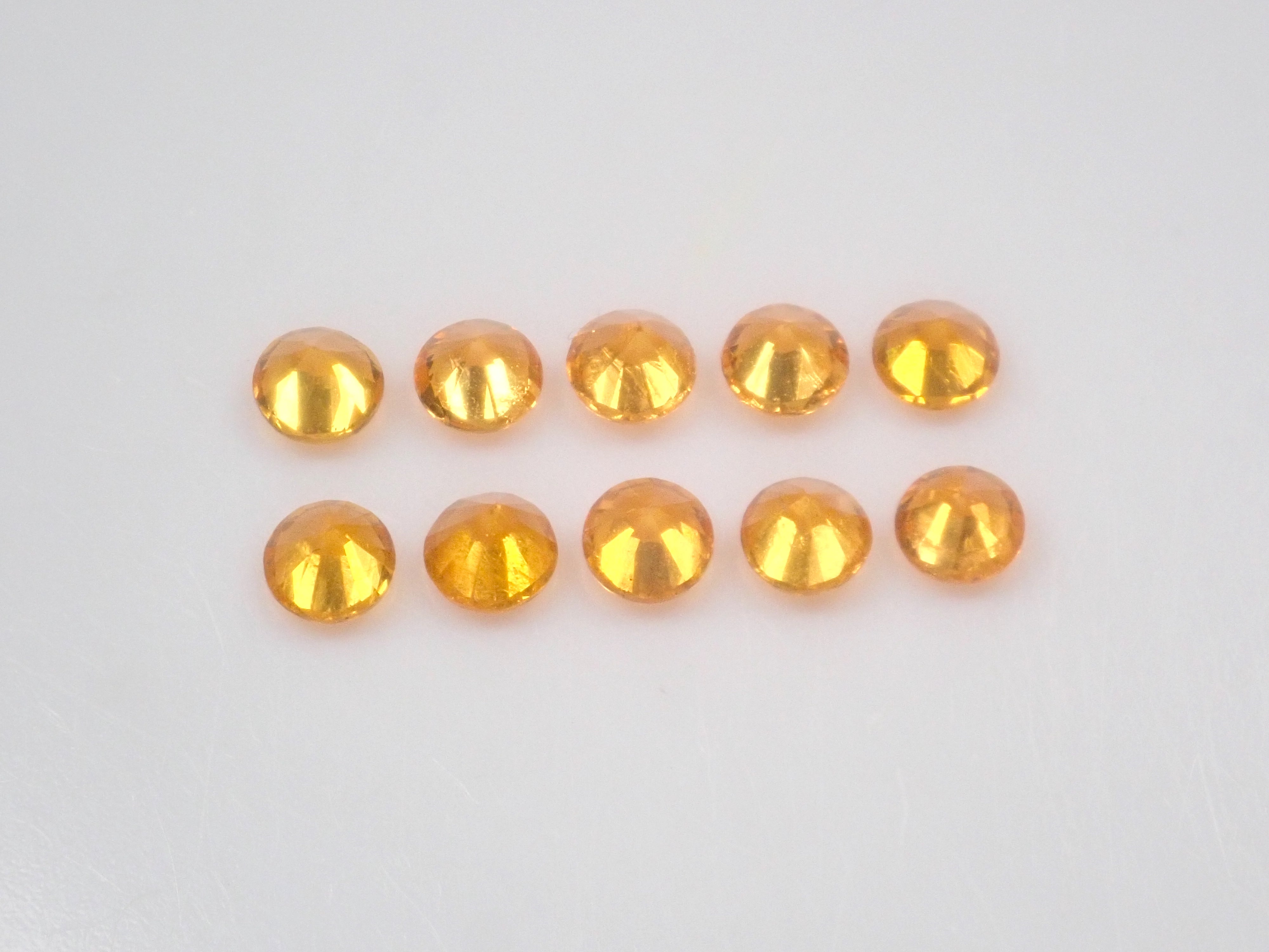 【11/16 22時販売】《限定32石》ナミビア産マンダリンガーネット1石ルース(ラウンドカット,2.5mm)《複数購入割引有》