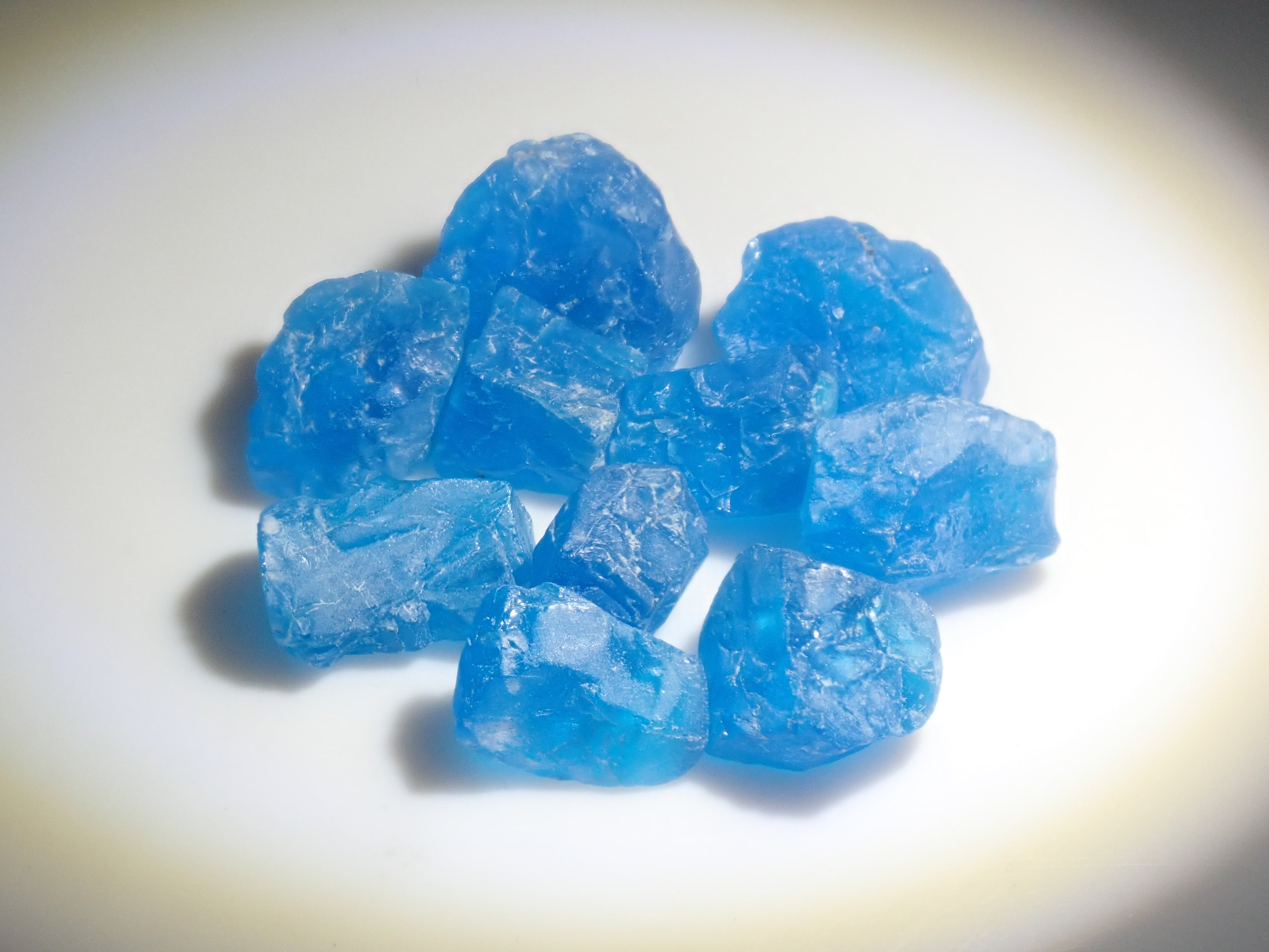 【11/15 22時販売】《数量限定》マダガスカル産ネオンブルーアパタイト1石原石(平均2.2ct)《複数購入割引有》