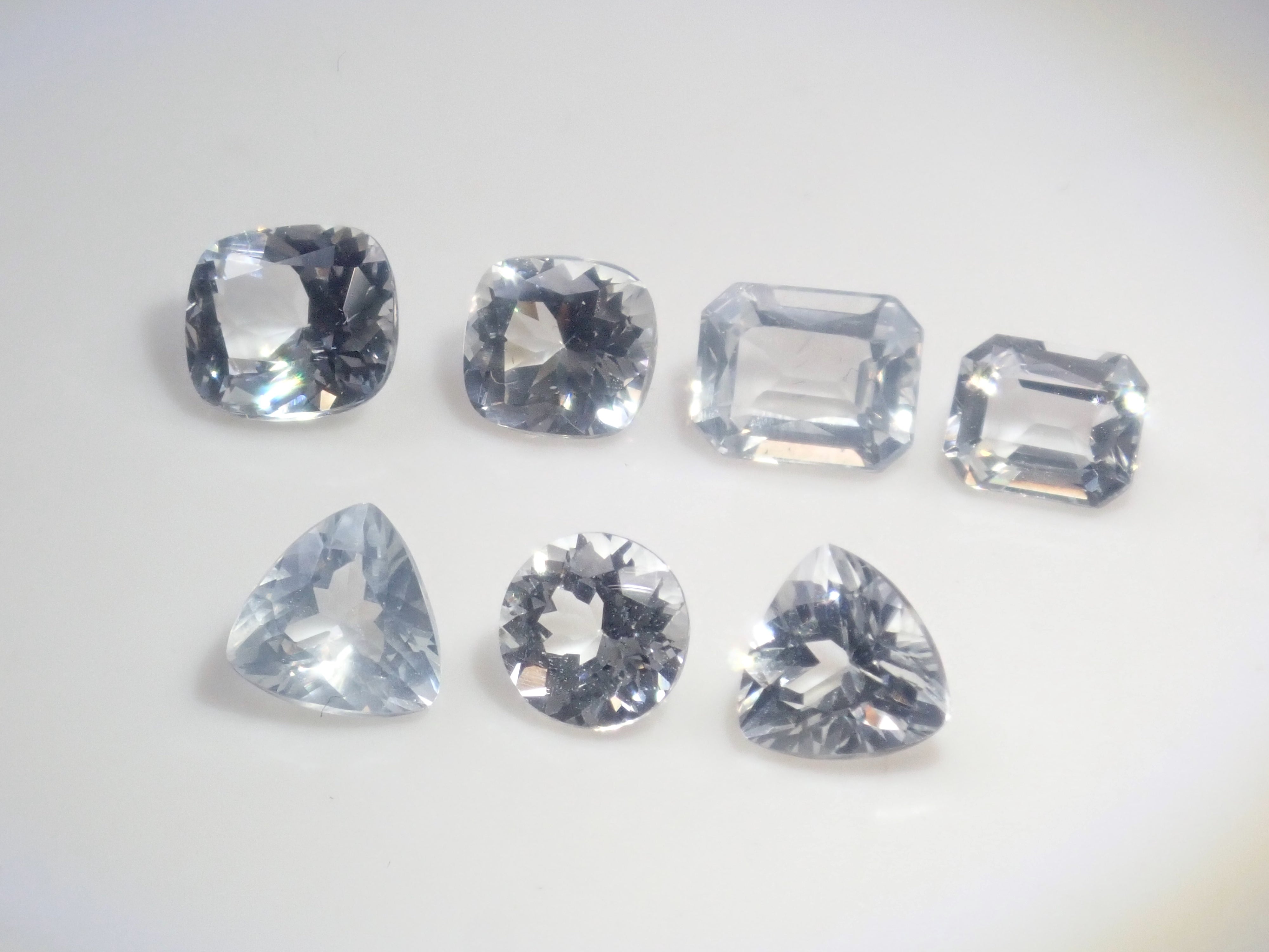 【11/15 22時販売】《限定7石》マダガスカル産カラーレスアパタイト1石ルース(全石鑑別書付き,平均0.60ct)《複数購入割引有》