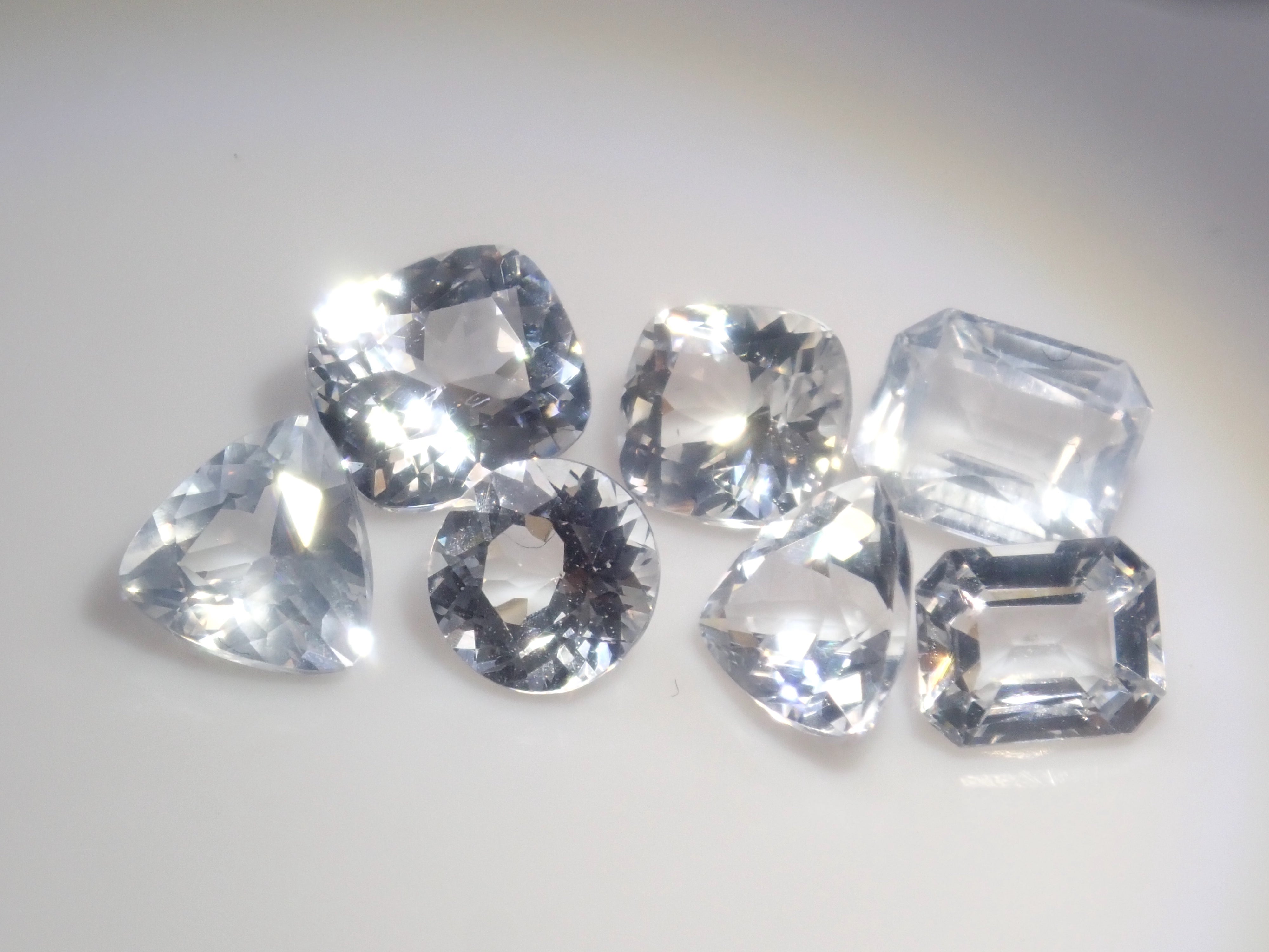 【11/15 22時販売】《限定7石》マダガスカル産カラーレスアパタイト1石ルース(全石鑑別書付き,平均0.60ct)《複数購入割引有》