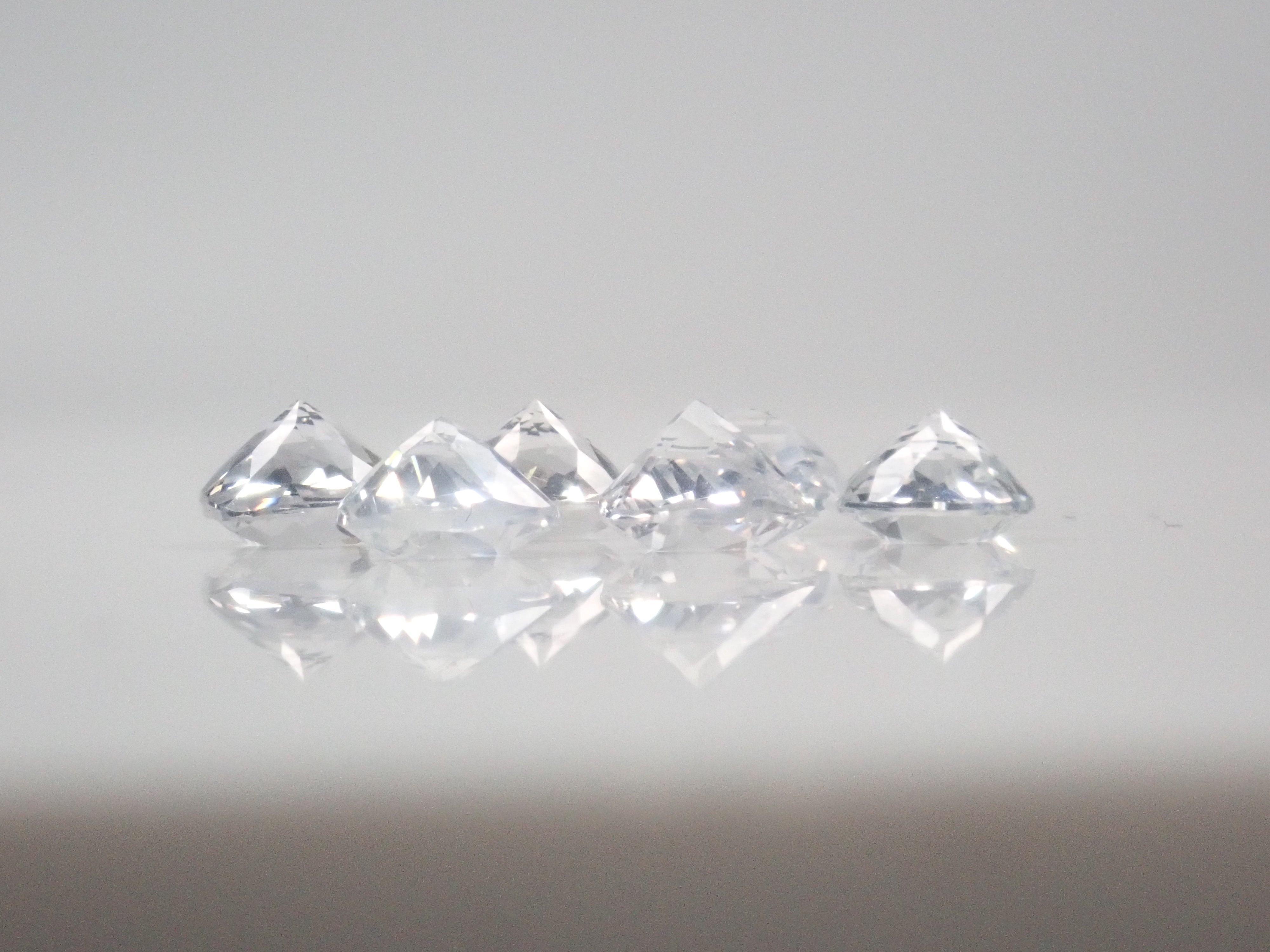 【11/15 22時販売】《限定7石》マダガスカル産カラーレスアパタイト1石ルース(全石鑑別書付き,平均0.60ct)《複数購入割引有》