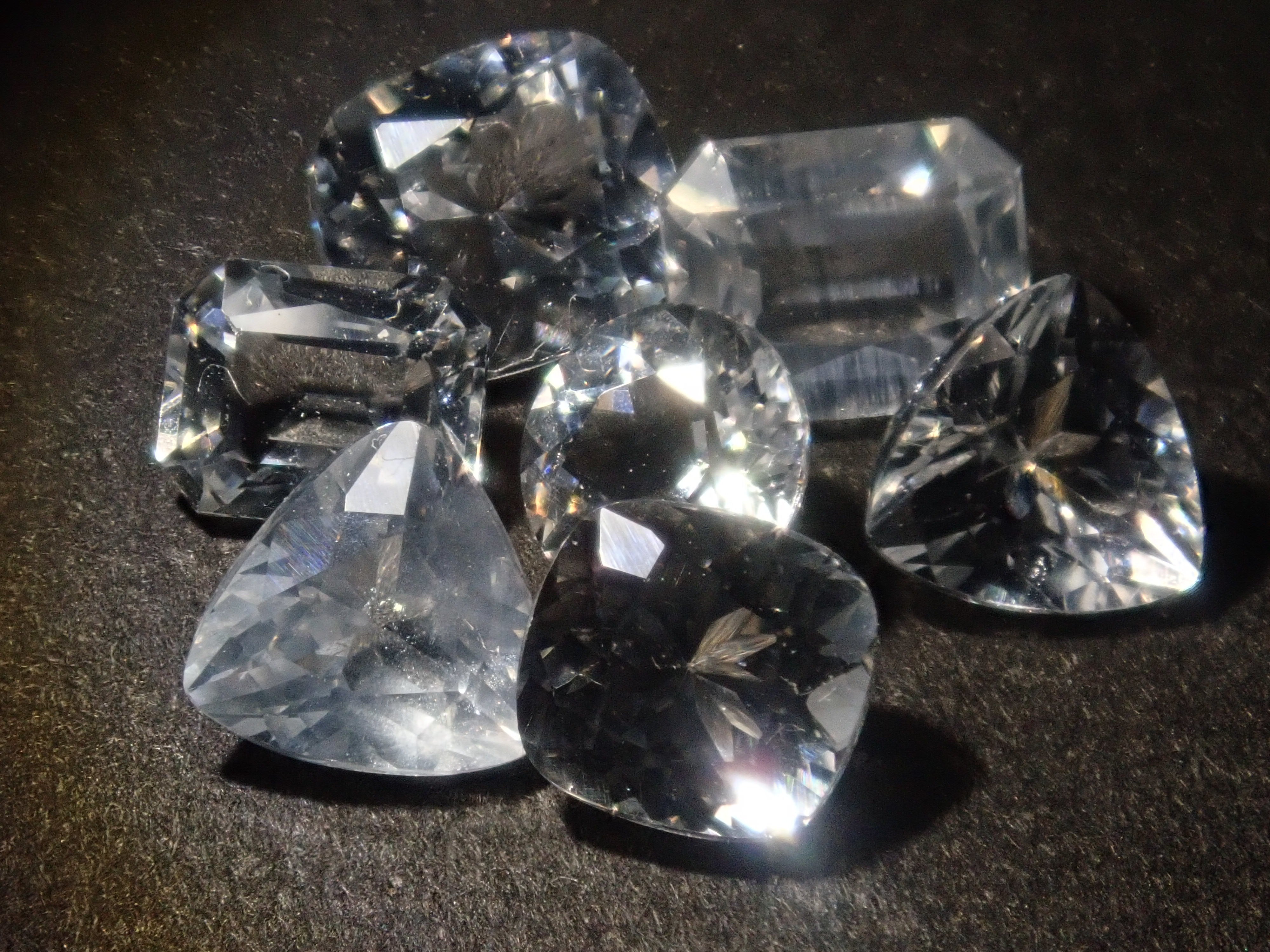 【11/15 22時販売】《限定7石》マダガスカル産カラーレスアパタイト1石ルース(全石鑑別書付き,平均0.60ct)《複数購入割引有》