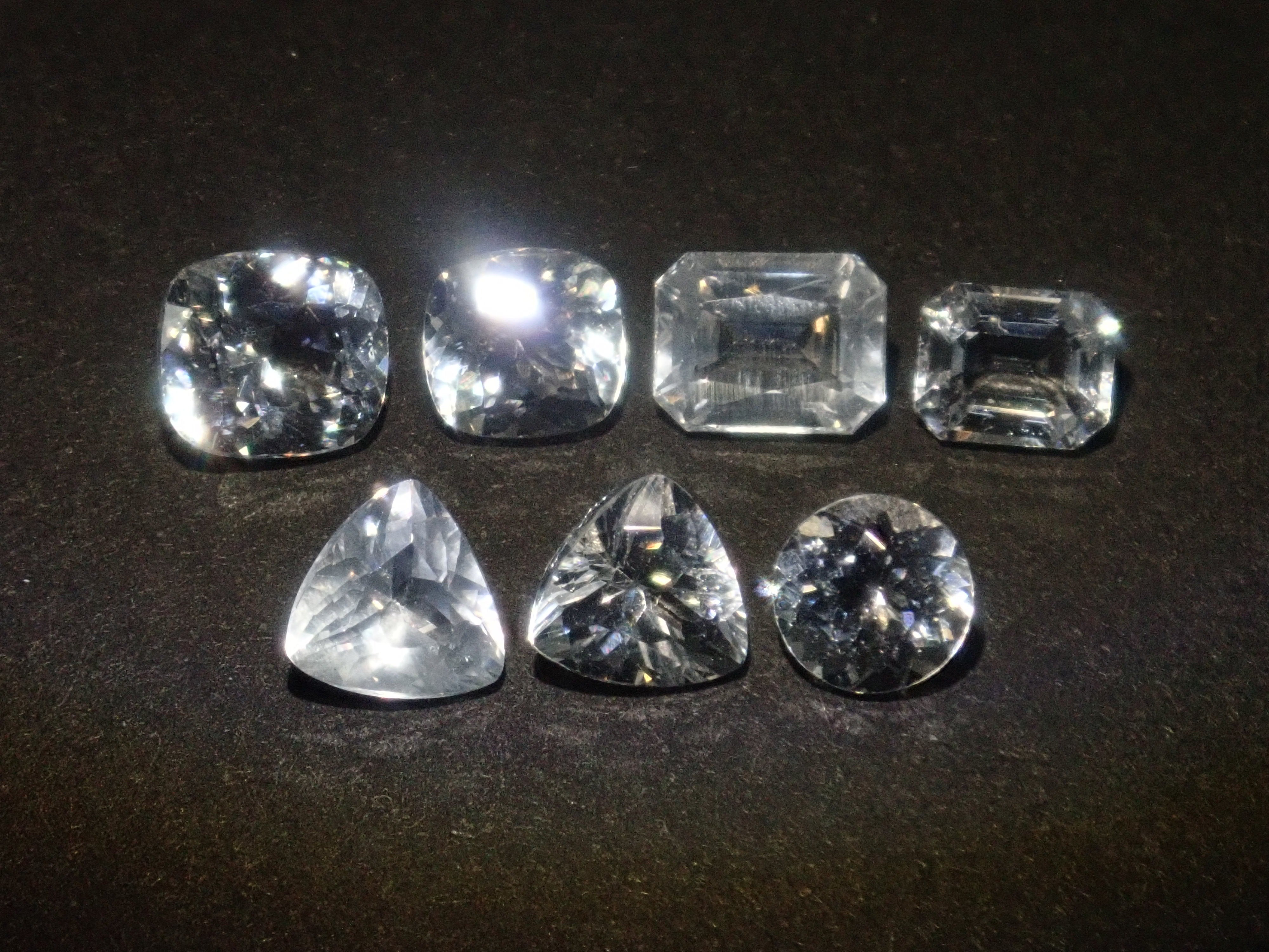 【11/15 22時販売】《限定7石》マダガスカル産カラーレスアパタイト1石ルース(全石鑑別書付き,平均0.60ct)《複数購入割引有》