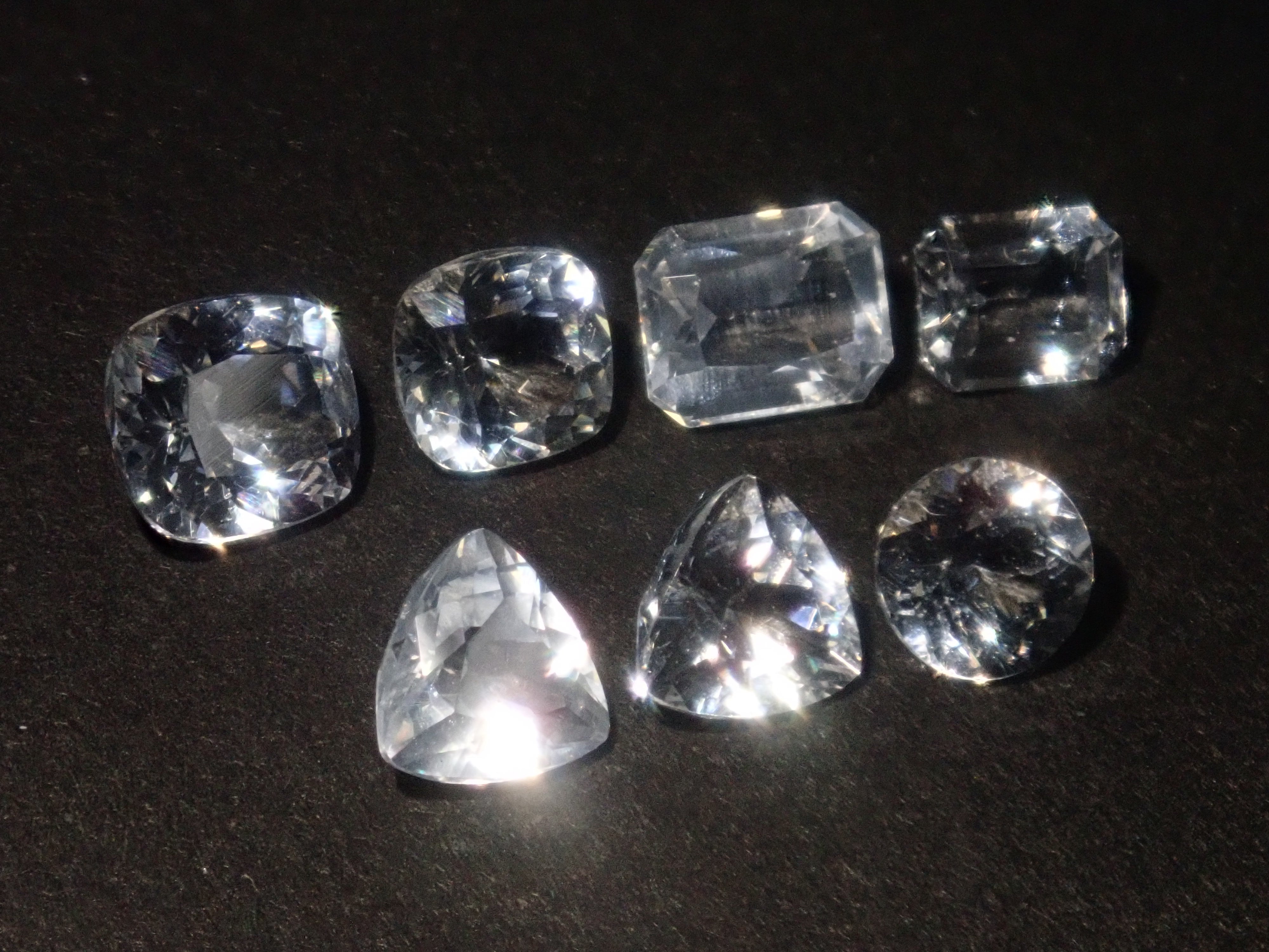 【11/15 22時販売】《限定7石》マダガスカル産カラーレスアパタイト1石ルース(全石鑑別書付き,平均0.60ct)《複数購入割引有》