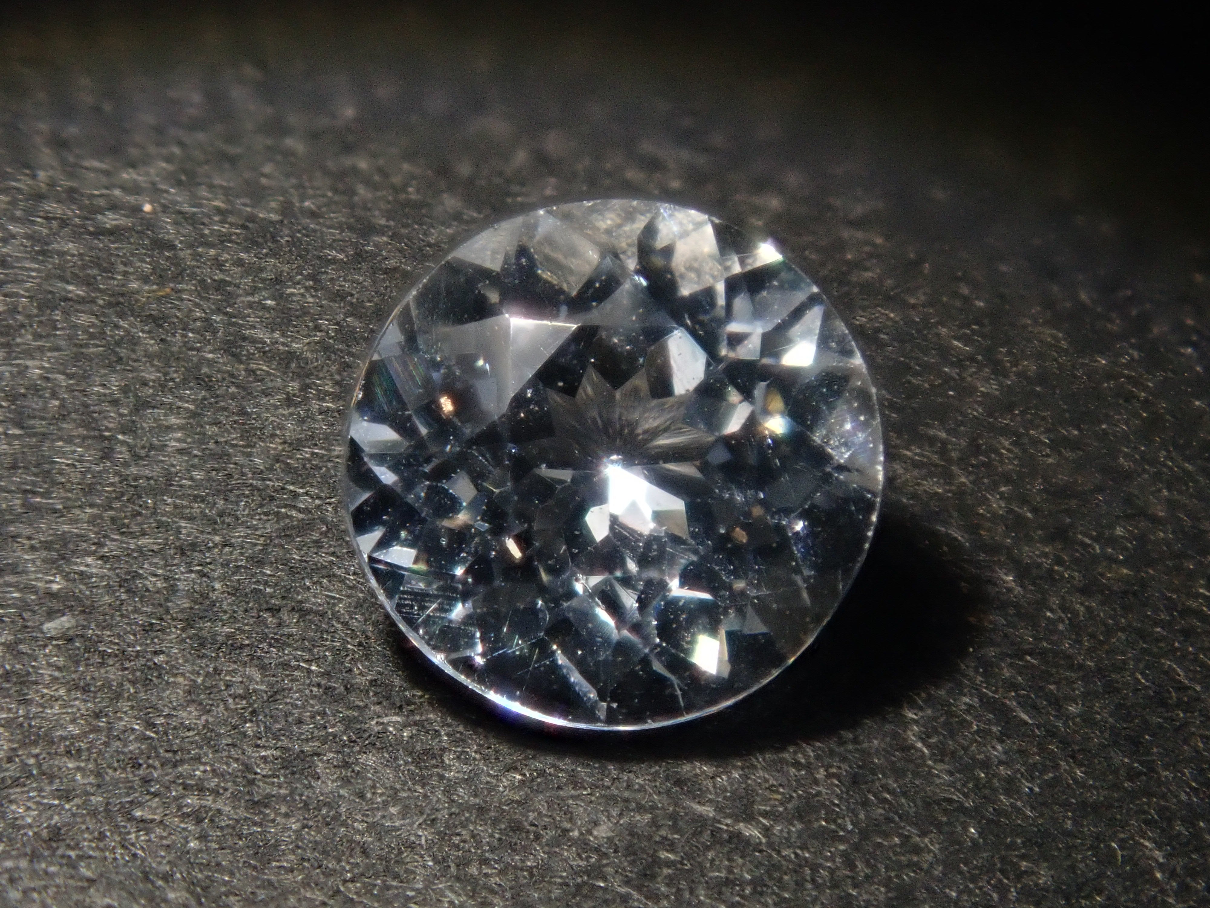 【11/15 22時販売】《限定7石》マダガスカル産カラーレスアパタイト1石ルース(全石鑑別書付き,平均0.60ct)《複数購入割引有》