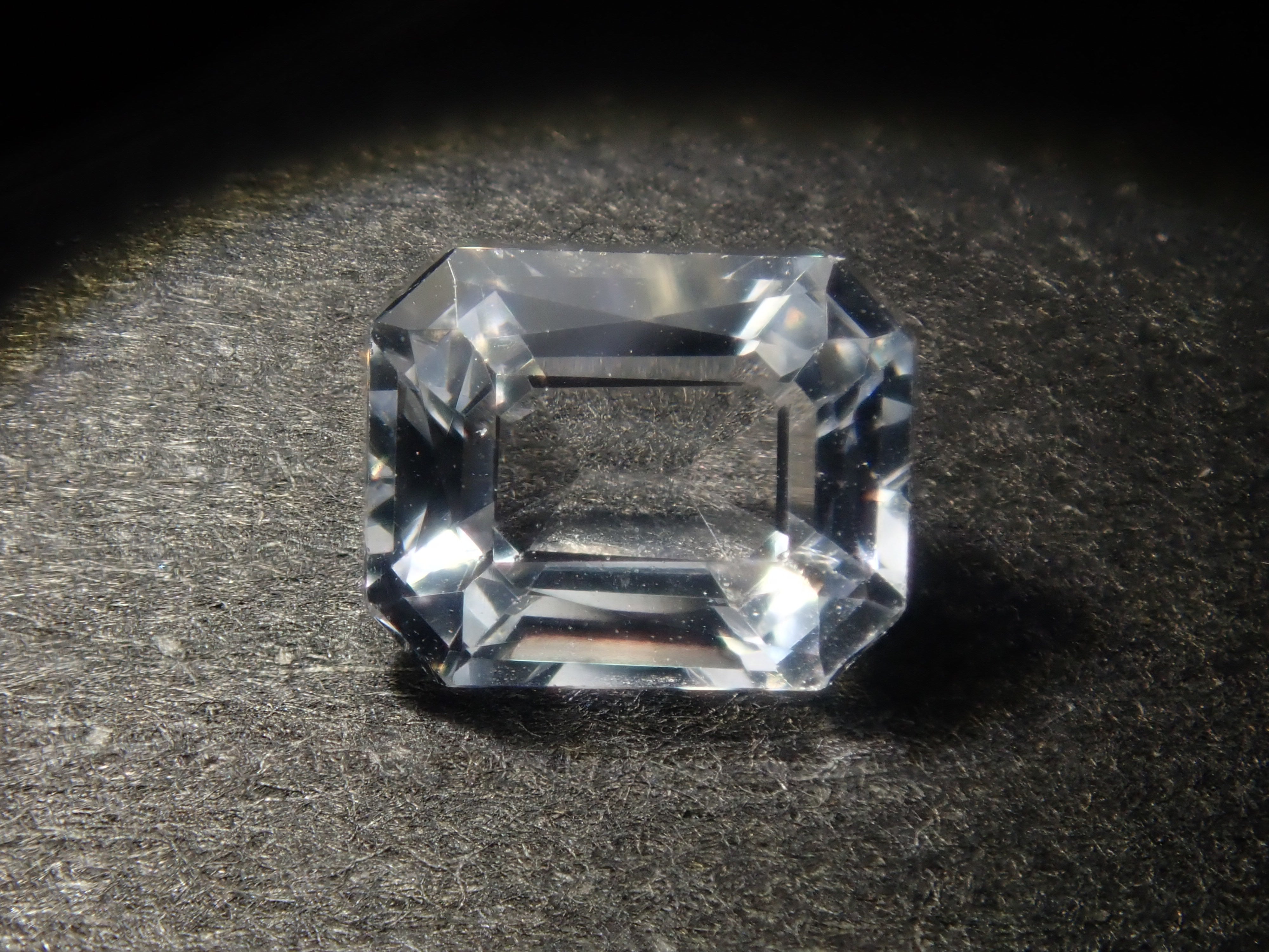 【11/15 22時販売】《限定7石》マダガスカル産カラーレスアパタイト1石ルース(全石鑑別書付き,平均0.60ct)《複数購入割引有》