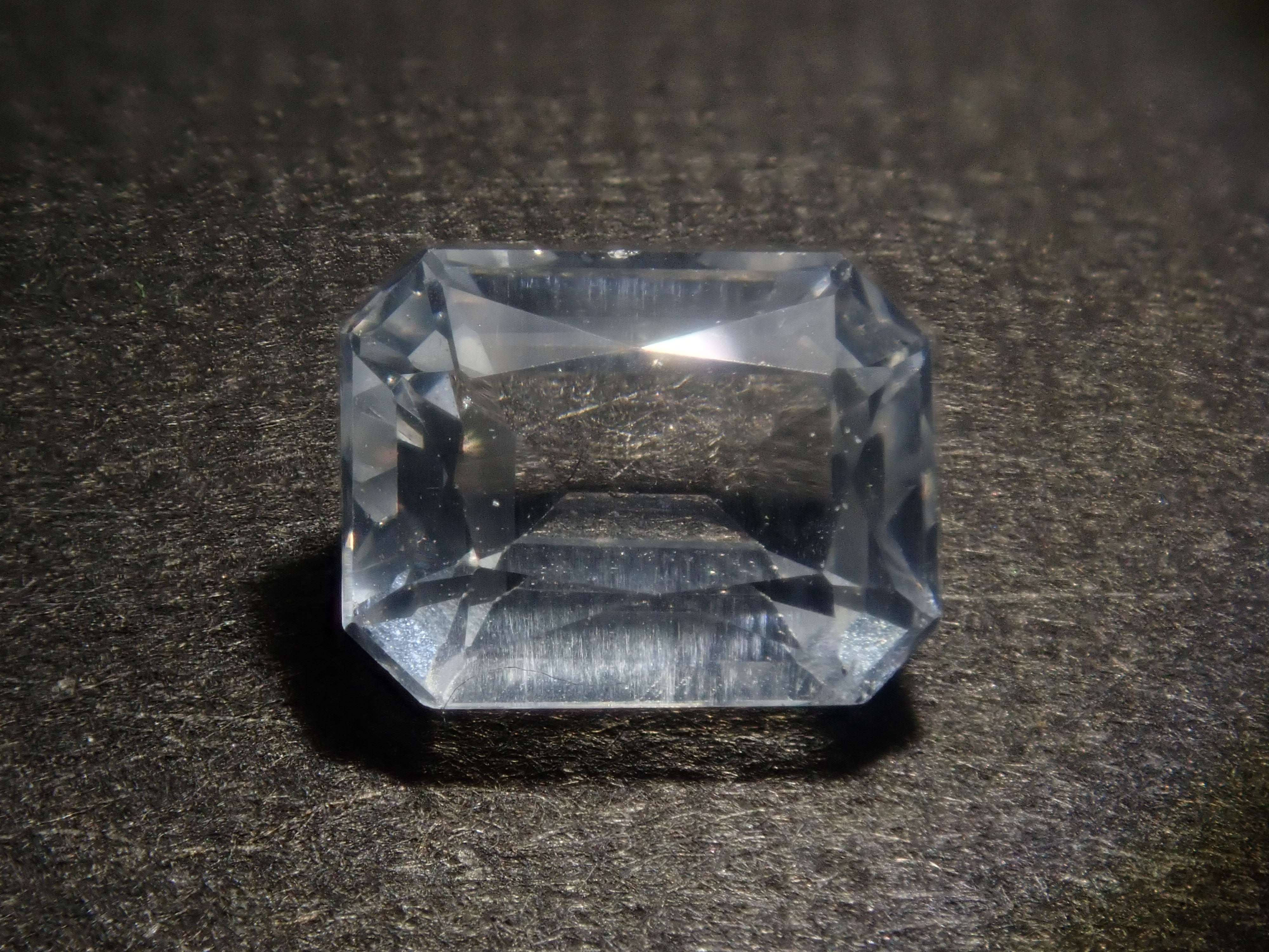 【11/15 22時販売】《限定7石》マダガスカル産カラーレスアパタイト1石ルース(全石鑑別書付き,平均0.60ct)《複数購入割引有》