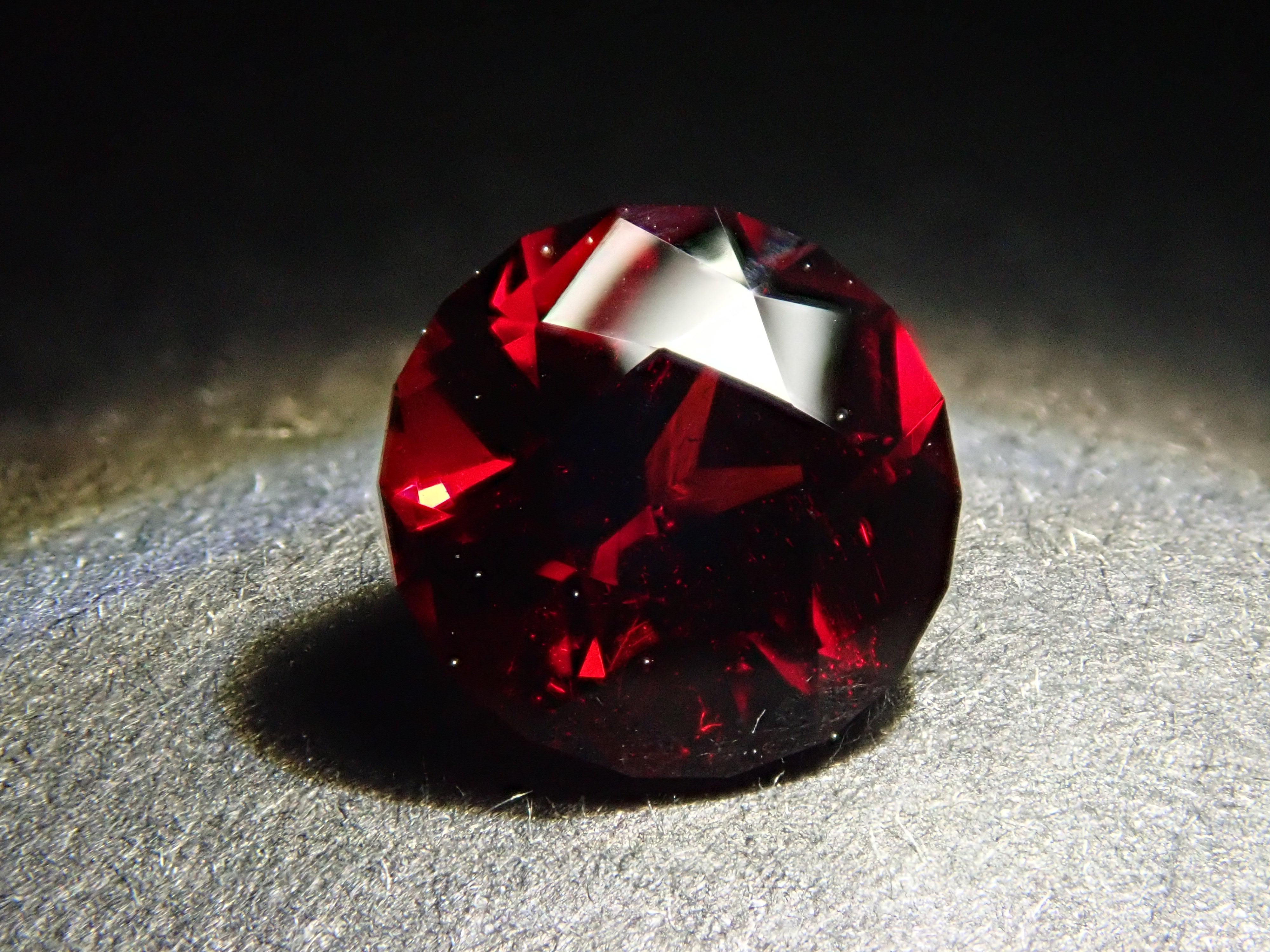 【12/15 22時販売】タンザニア産アルマンディンガーネット 6.4mm/1.271ctルース