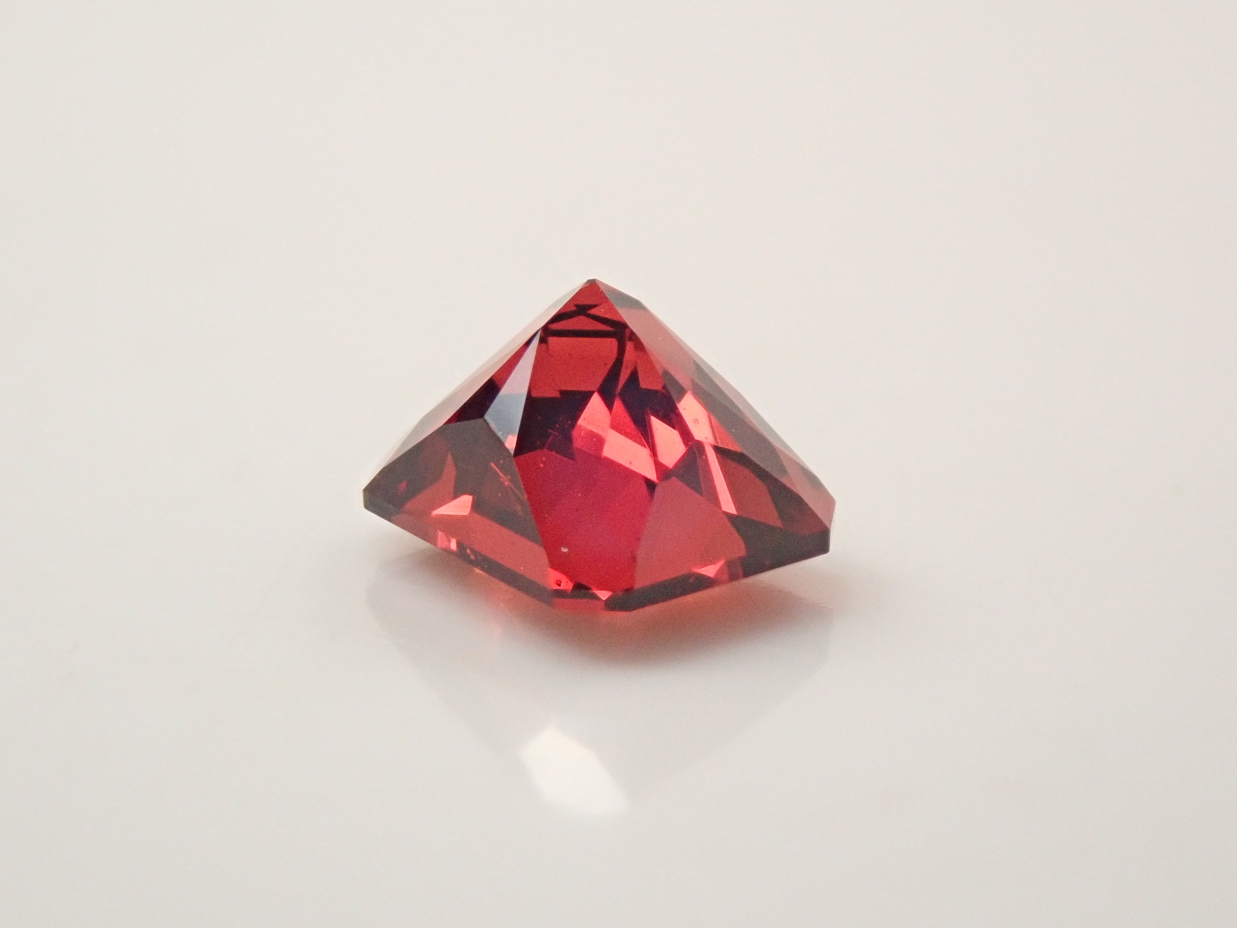 【12/31 22時販売】タンザニア産アルマンディンガーネット 0.998ctルース