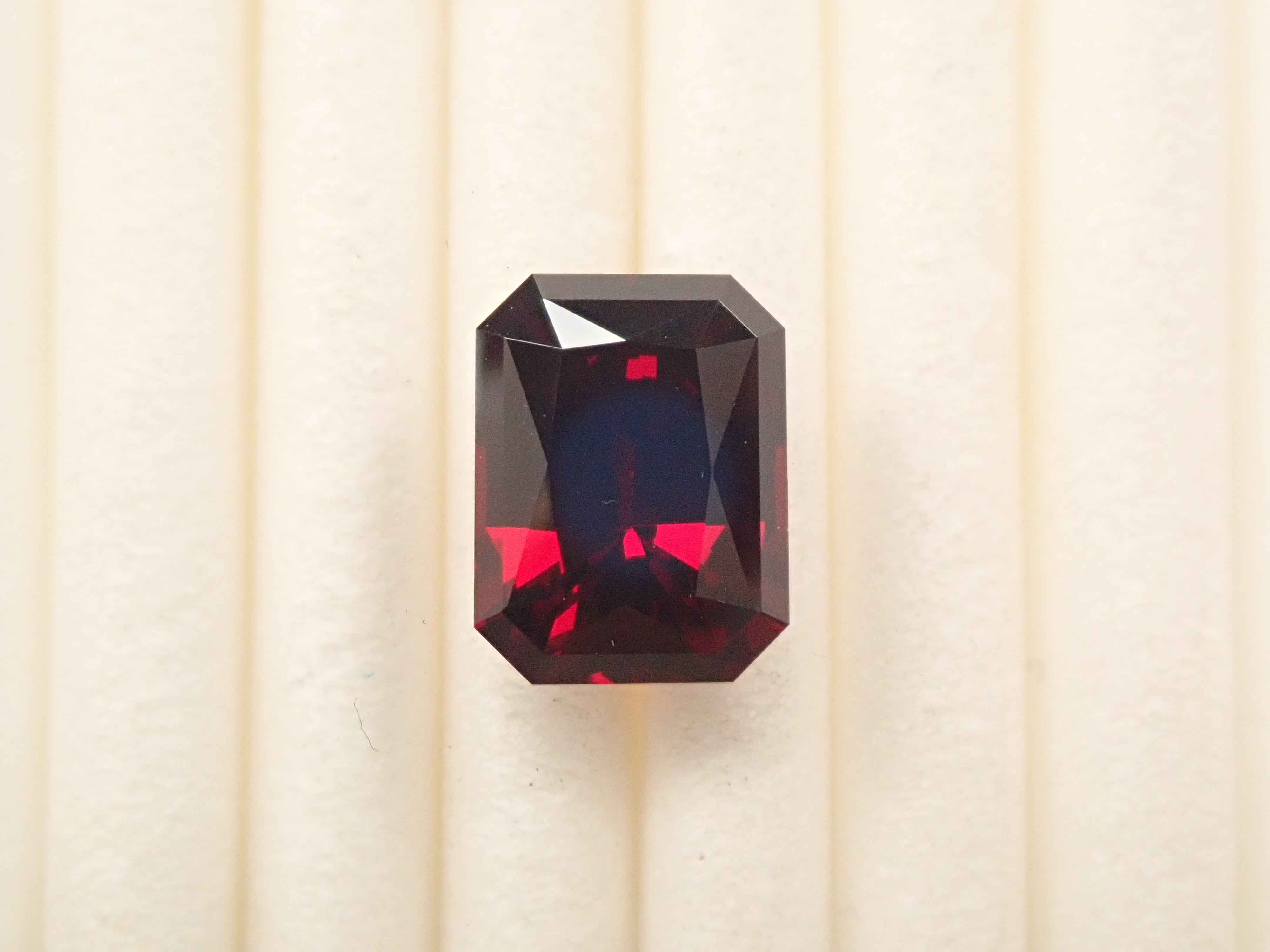 【11/29 22時販売】タンザニア産アルマンディンガーネット 2.697ctルース