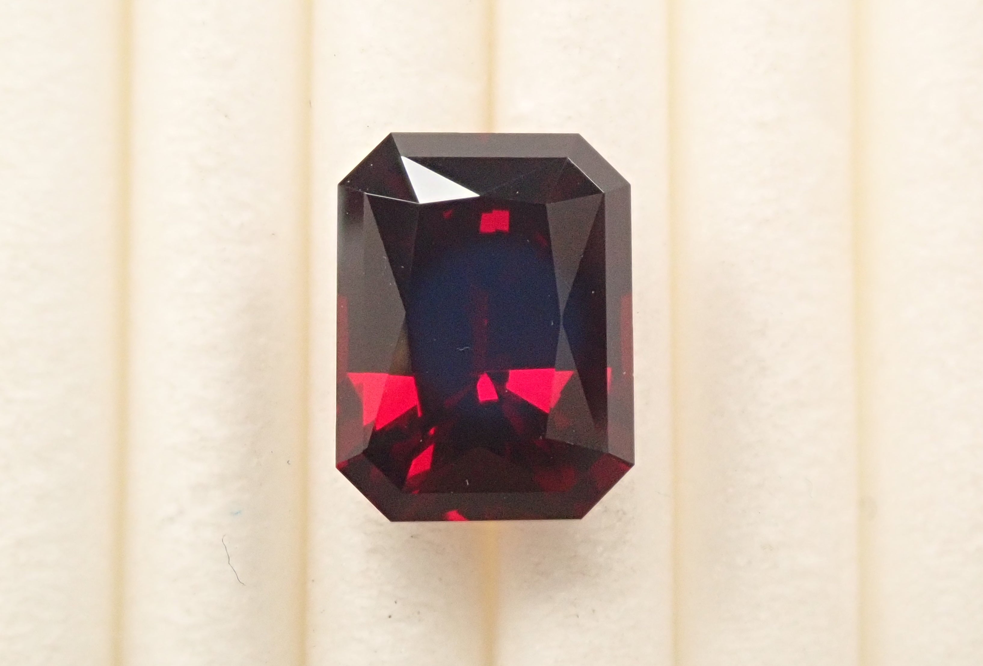 【11/29 22時販売】タンザニア産アルマンディンガーネット 2.697ctルース