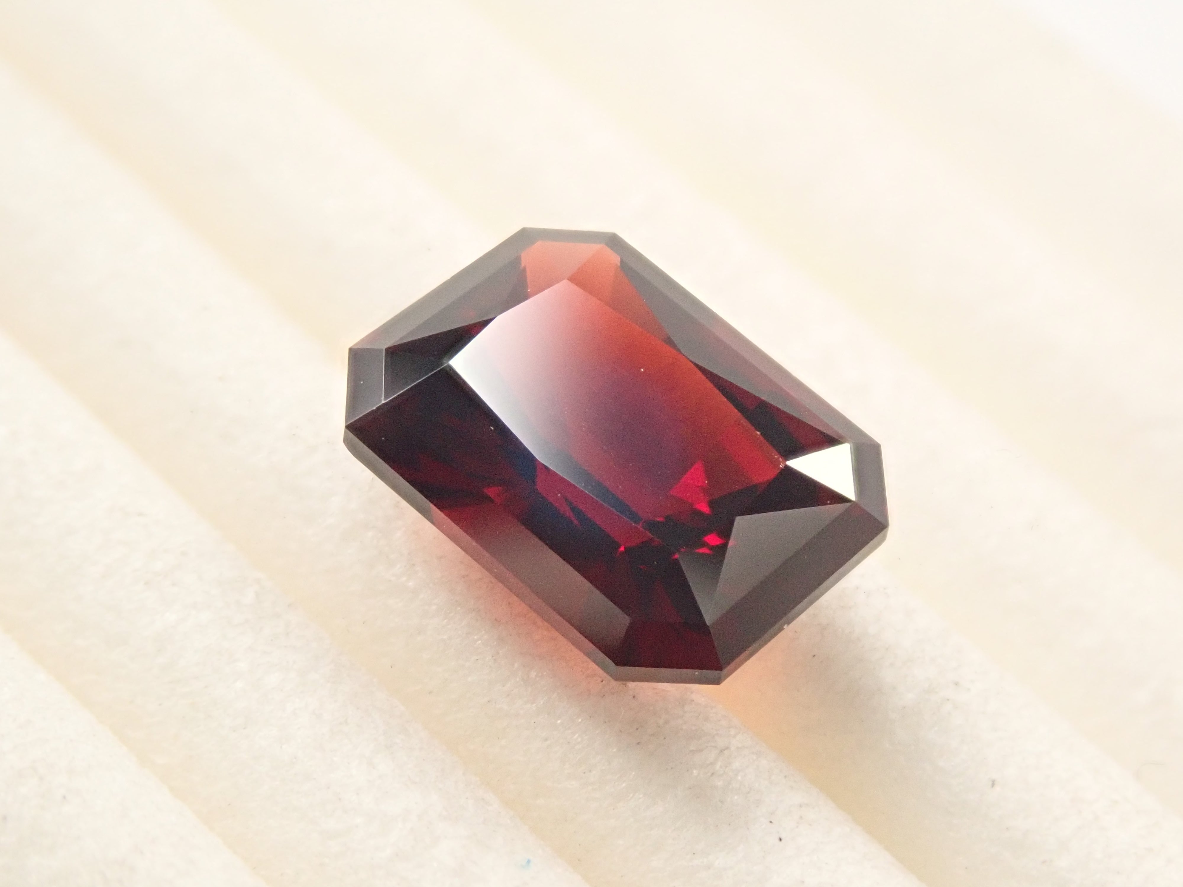 【11/29 22時販売】タンザニア産アルマンディンガーネット 2.697ctルース