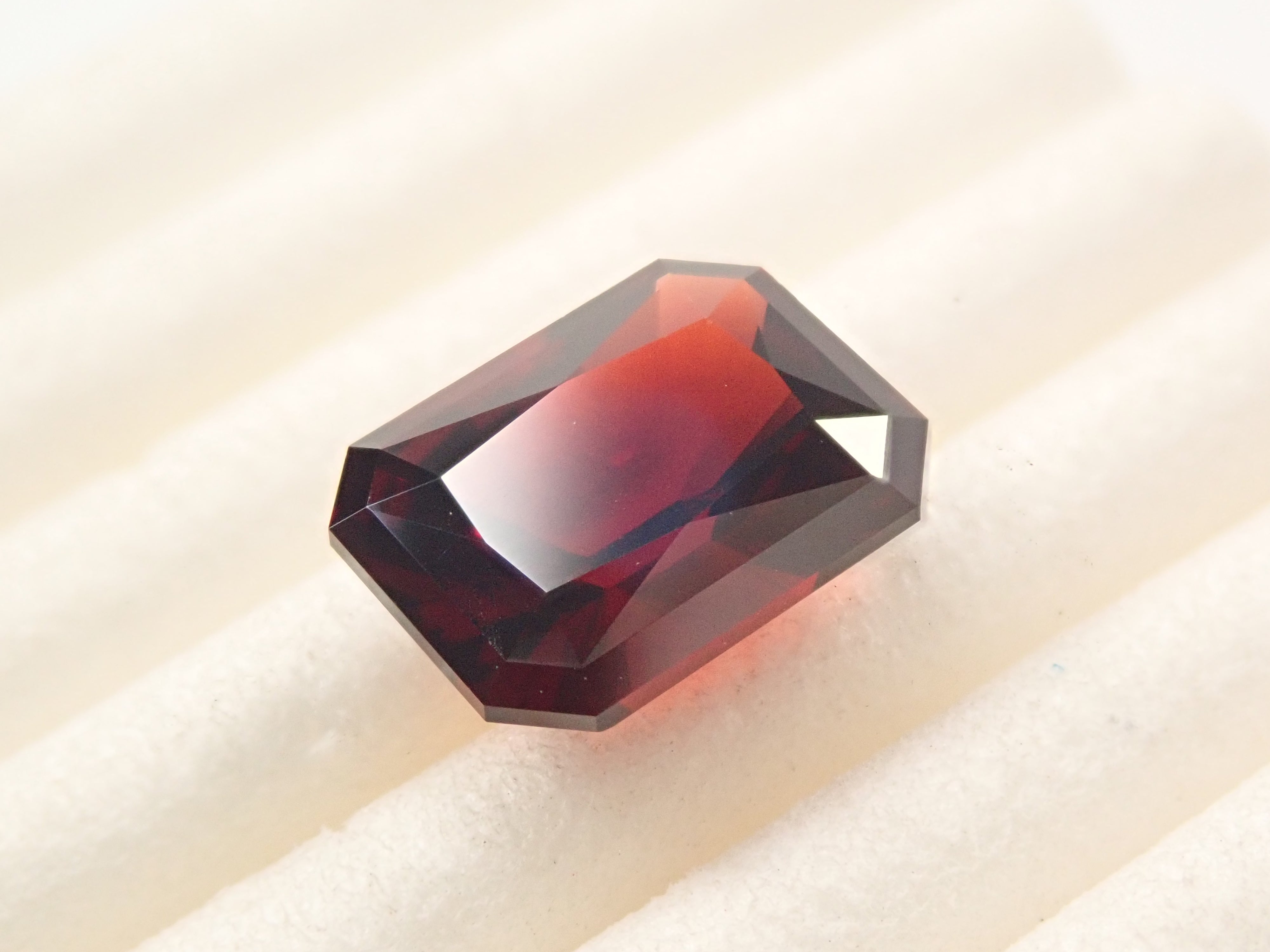 【11/29 22時販売】タンザニア産アルマンディンガーネット 2.697ctルース