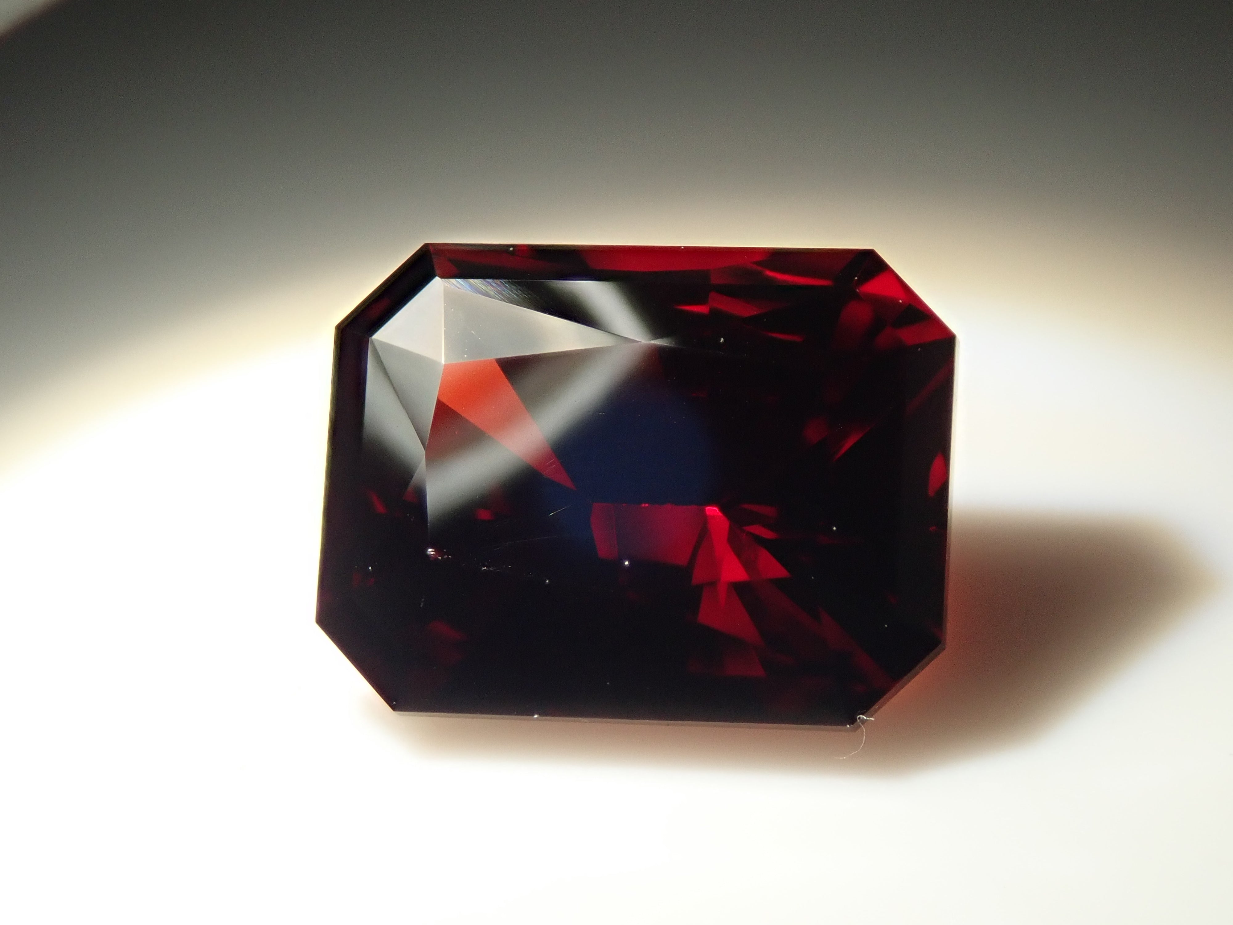 【11/29 22時販売】タンザニア産アルマンディンガーネット 2.697ctルース