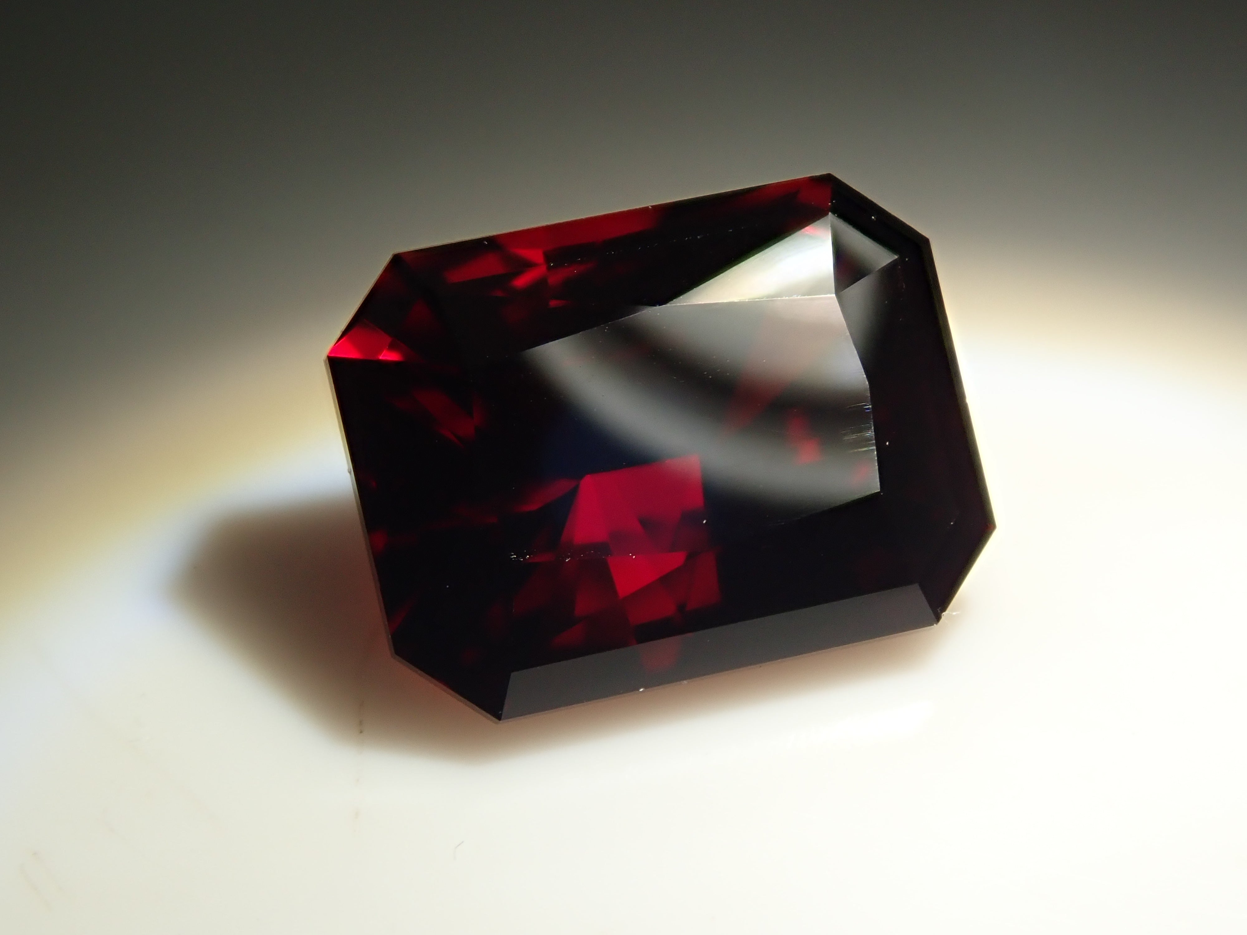 【11/29 22時販売】タンザニア産アルマンディンガーネット 2.697ctルース