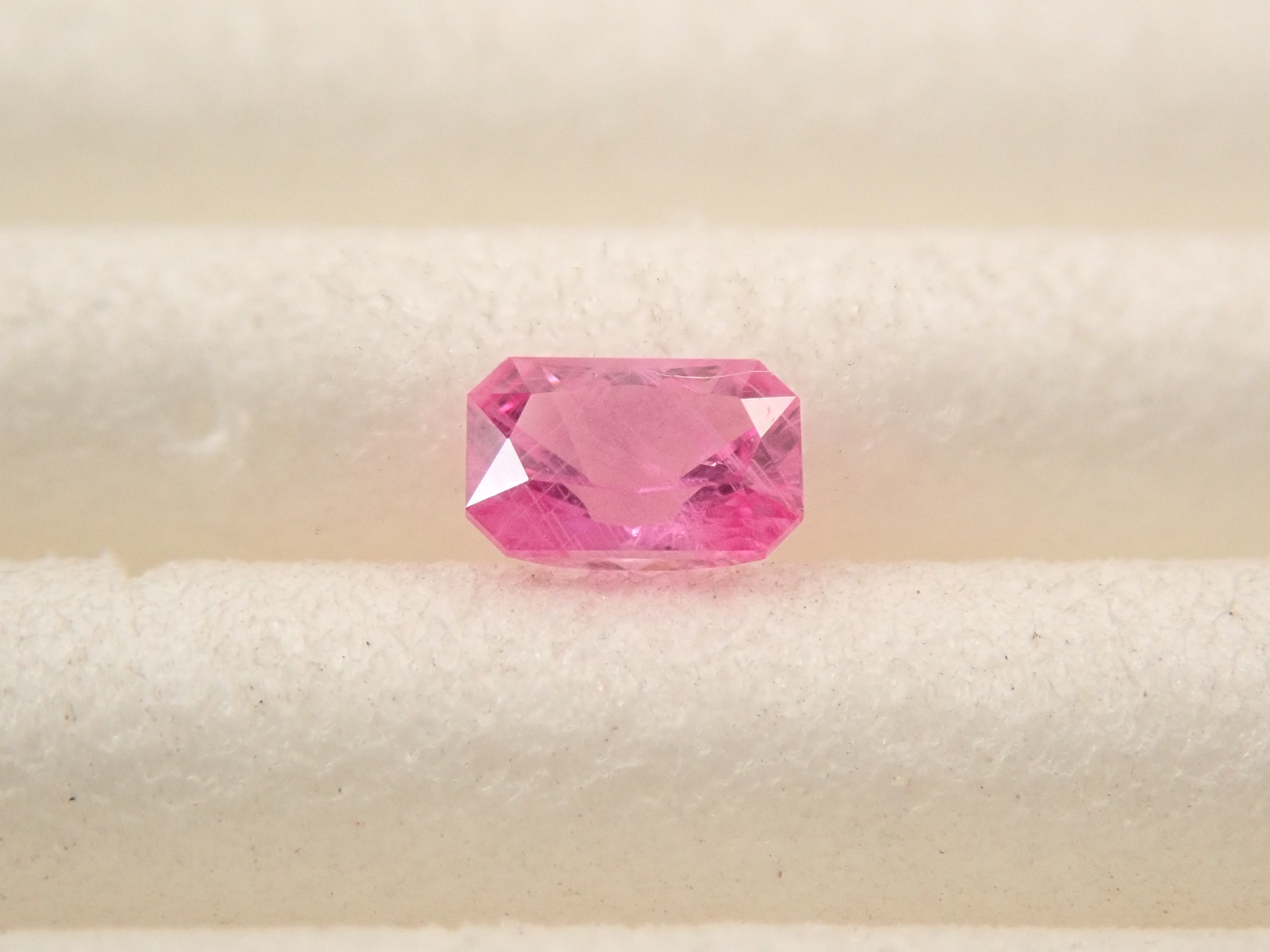 【12/2 22時販売】グリーンランド産サファイア 0.133ctルース 証明書付