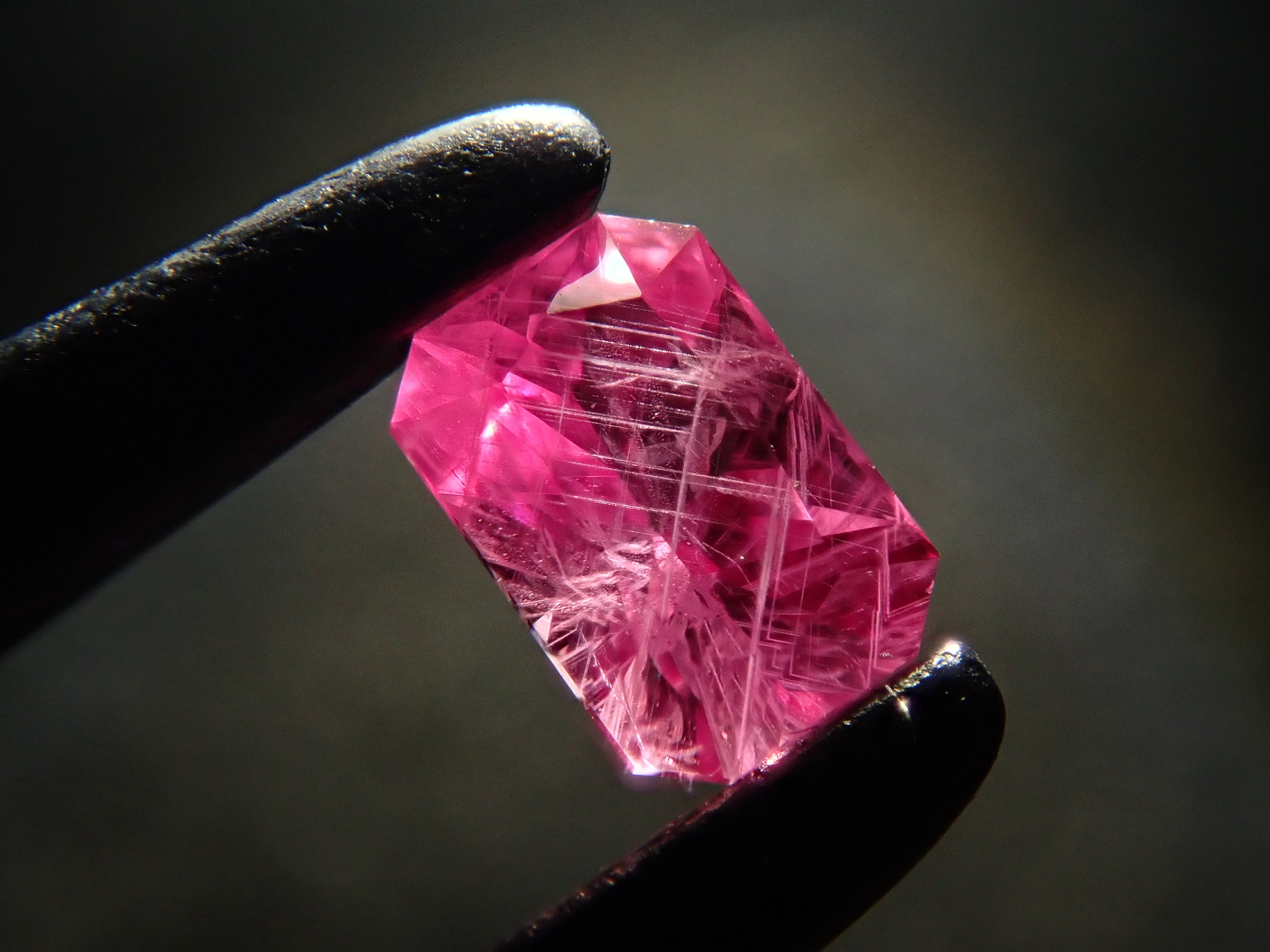 【12/2 22時販売】グリーンランド産サファイア 0.133ctルース 証明書付