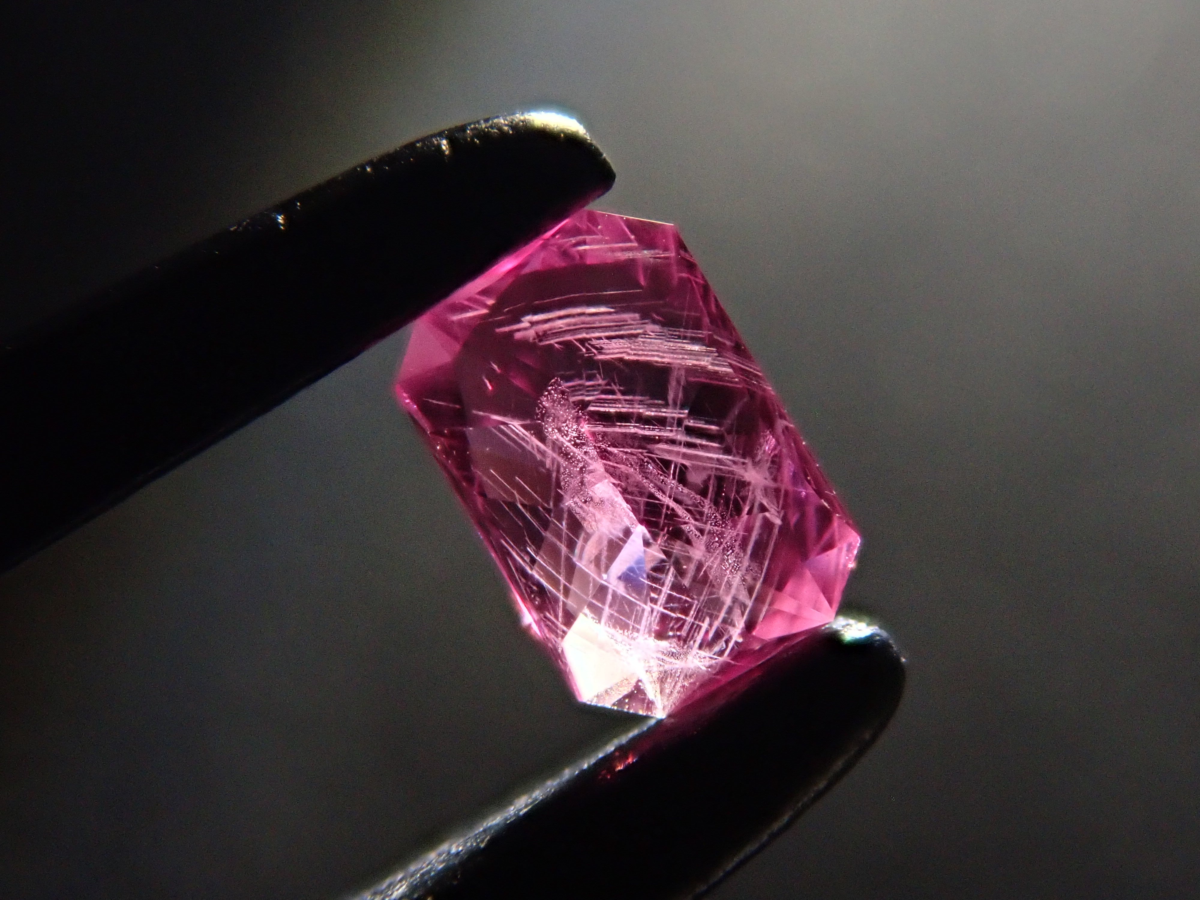 【12/2 22時販売】グリーンランド産サファイア 0.133ctルース 証明書付