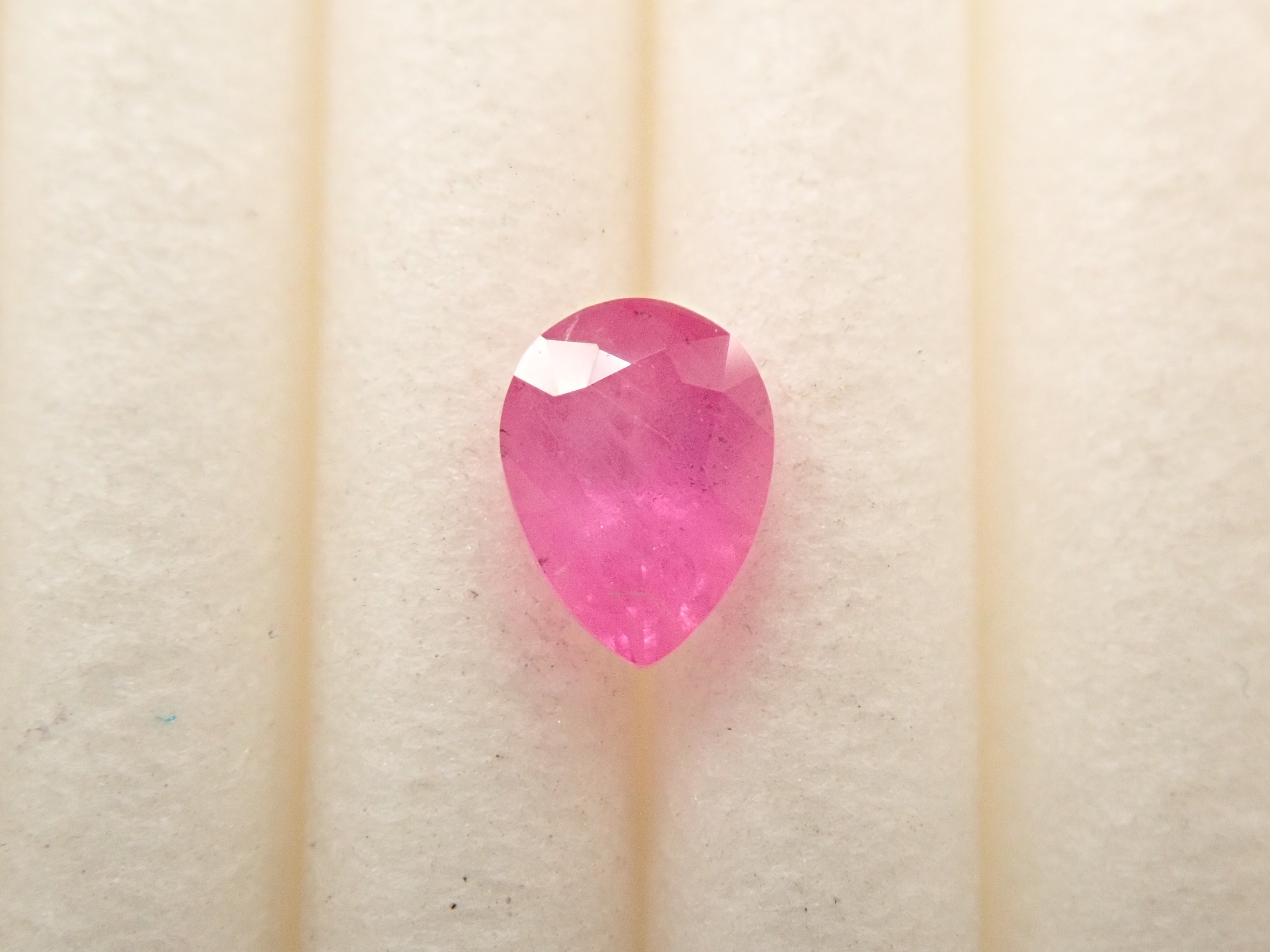 【11/29 22時販売】グリーンランド産ルビー 0.266ctルース 証明書