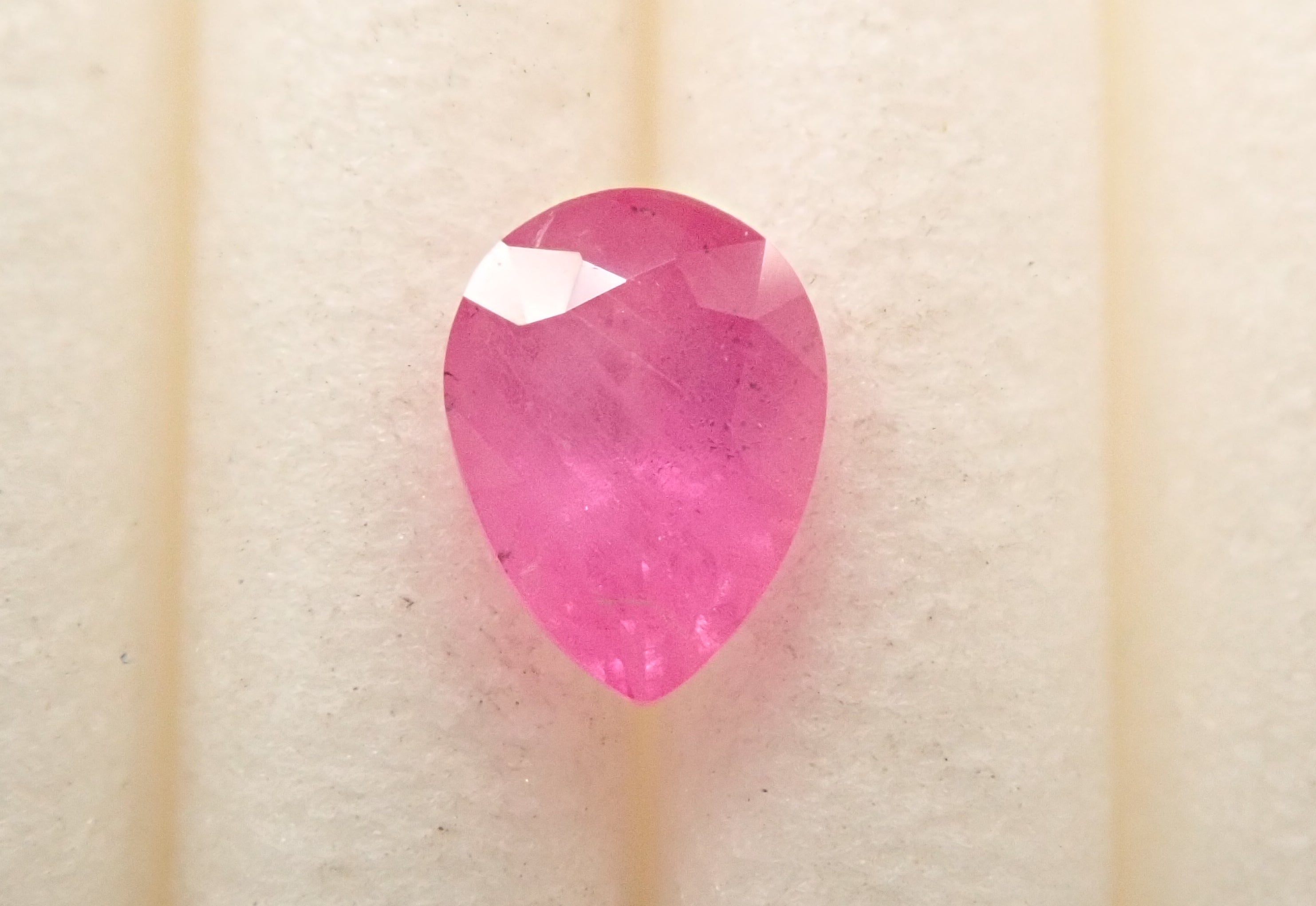 グリーンランド産ルビー 0.266ctルース