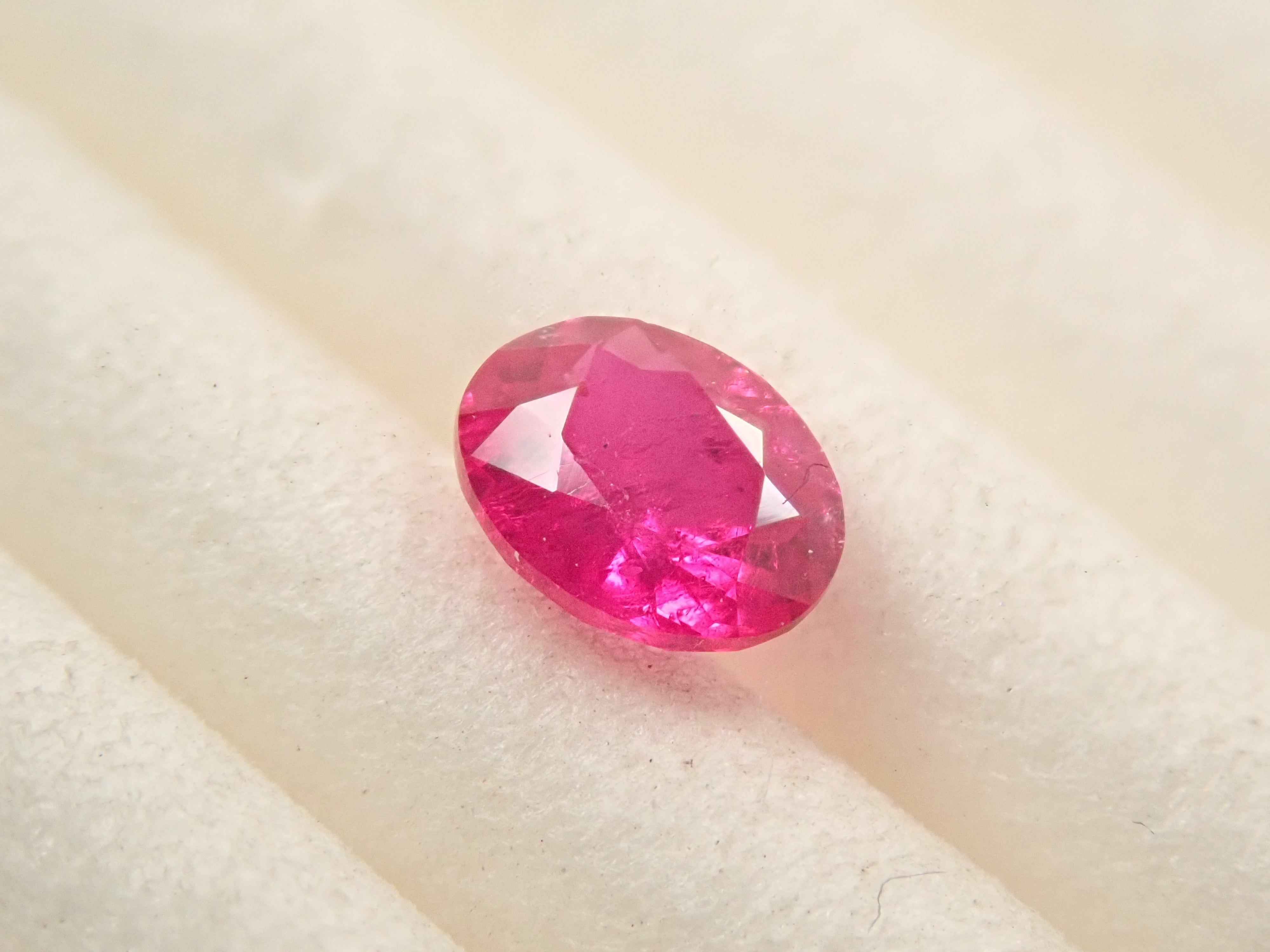 【11/29 22時販売】グリーンランド産ルビー 0.253ctルース 証明書