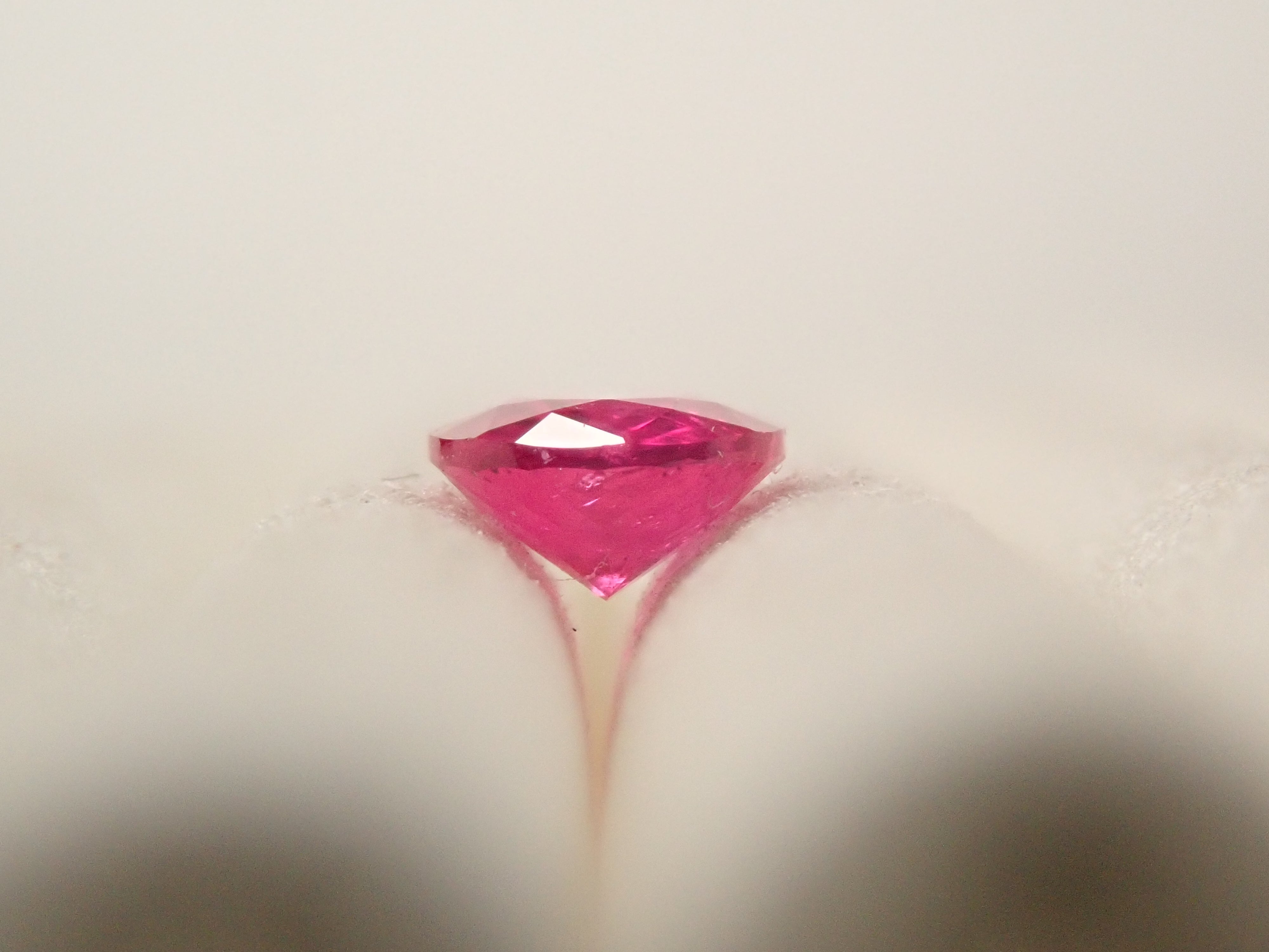 【11/29 22時販売】グリーンランド産ルビー 0.253ctルース 証明書