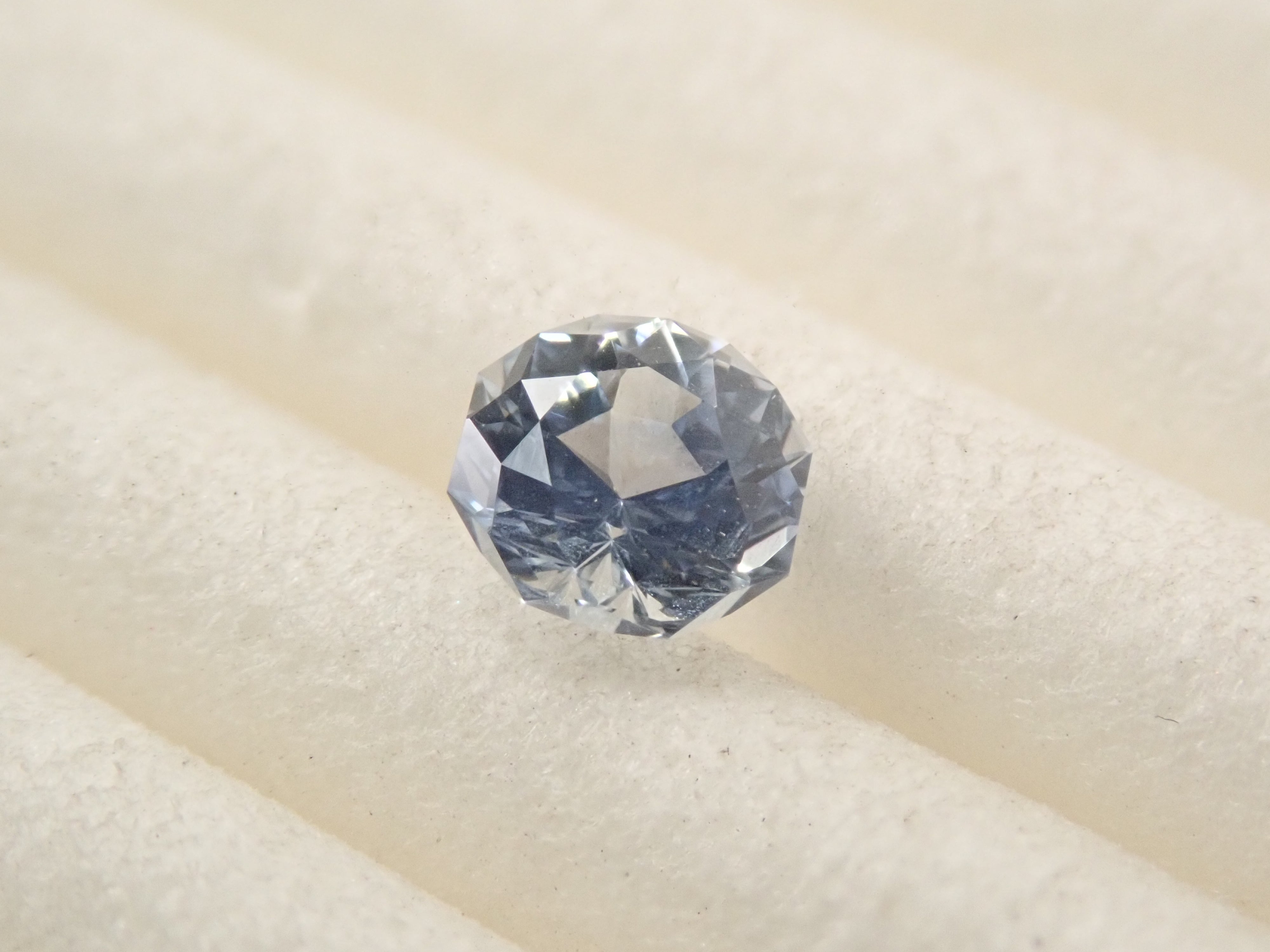 【11/27 22時販売】スリランカ産ブルーサファイア(アイスブルー) 0.300ctルース