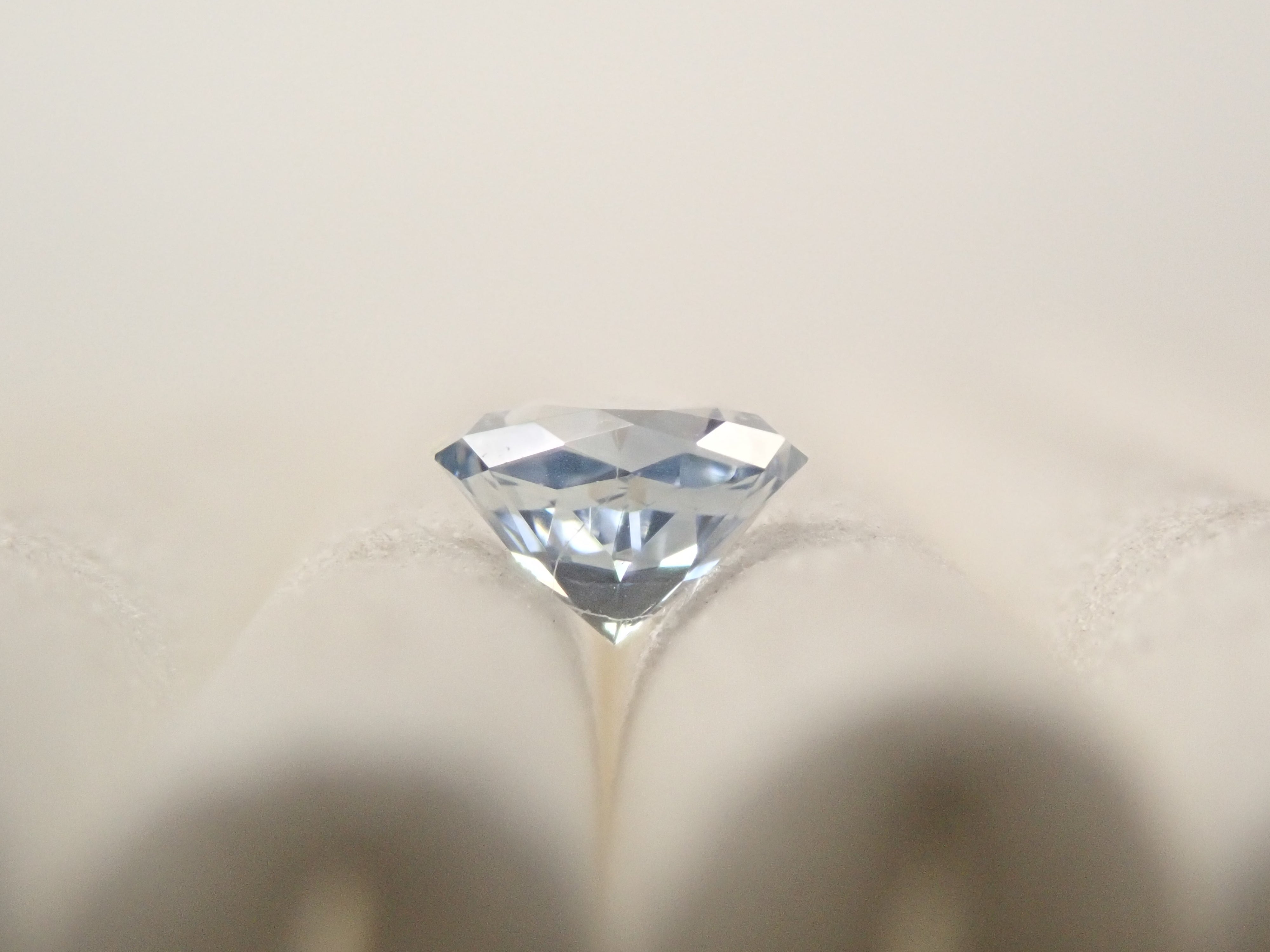 【11/27 22時販売】スリランカ産ブルーサファイア(アイスブルー) 0.300ctルース