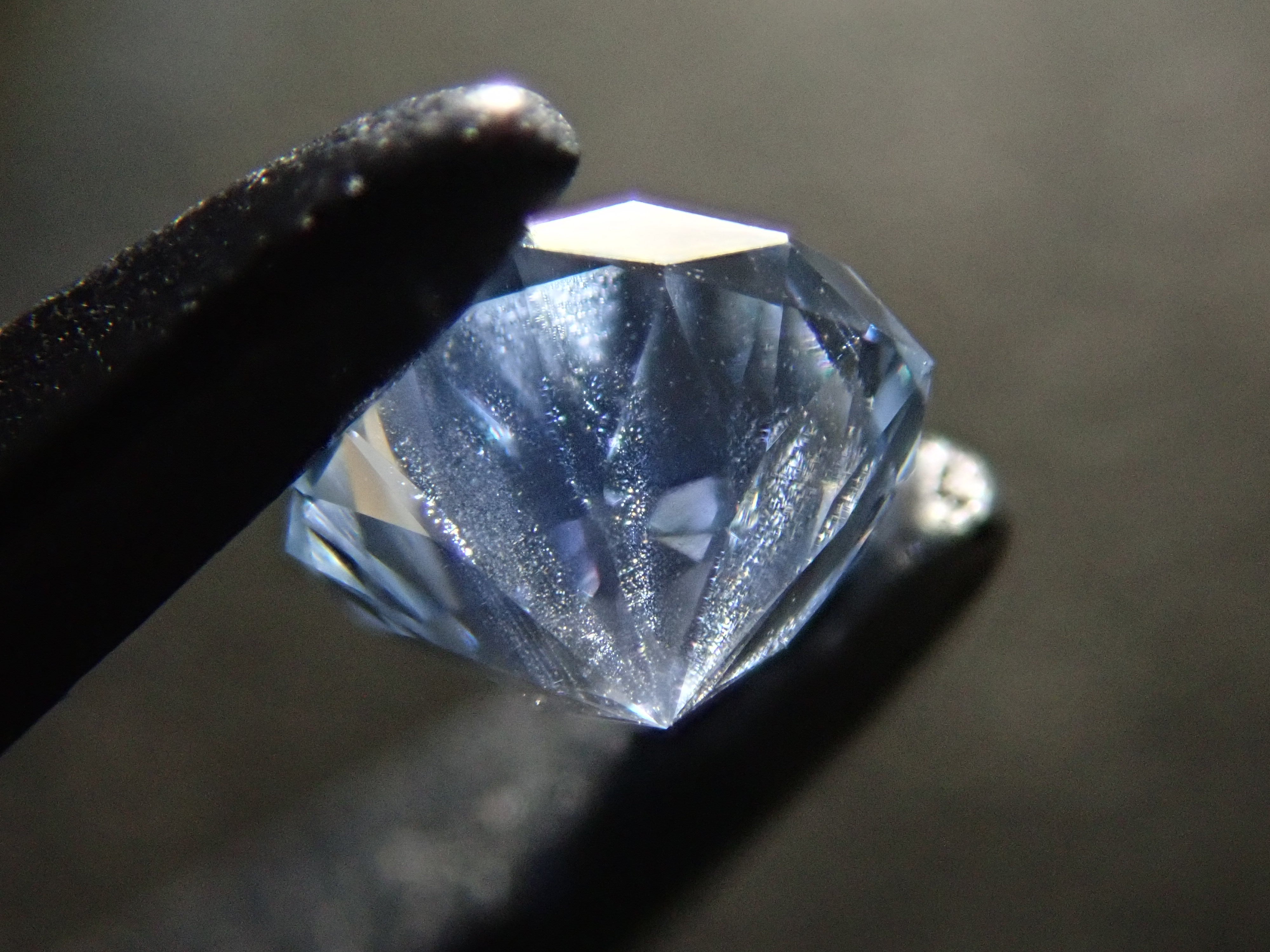 【11/27 22時販売】スリランカ産ブルーサファイア(アイスブルー) 0.300ctルース