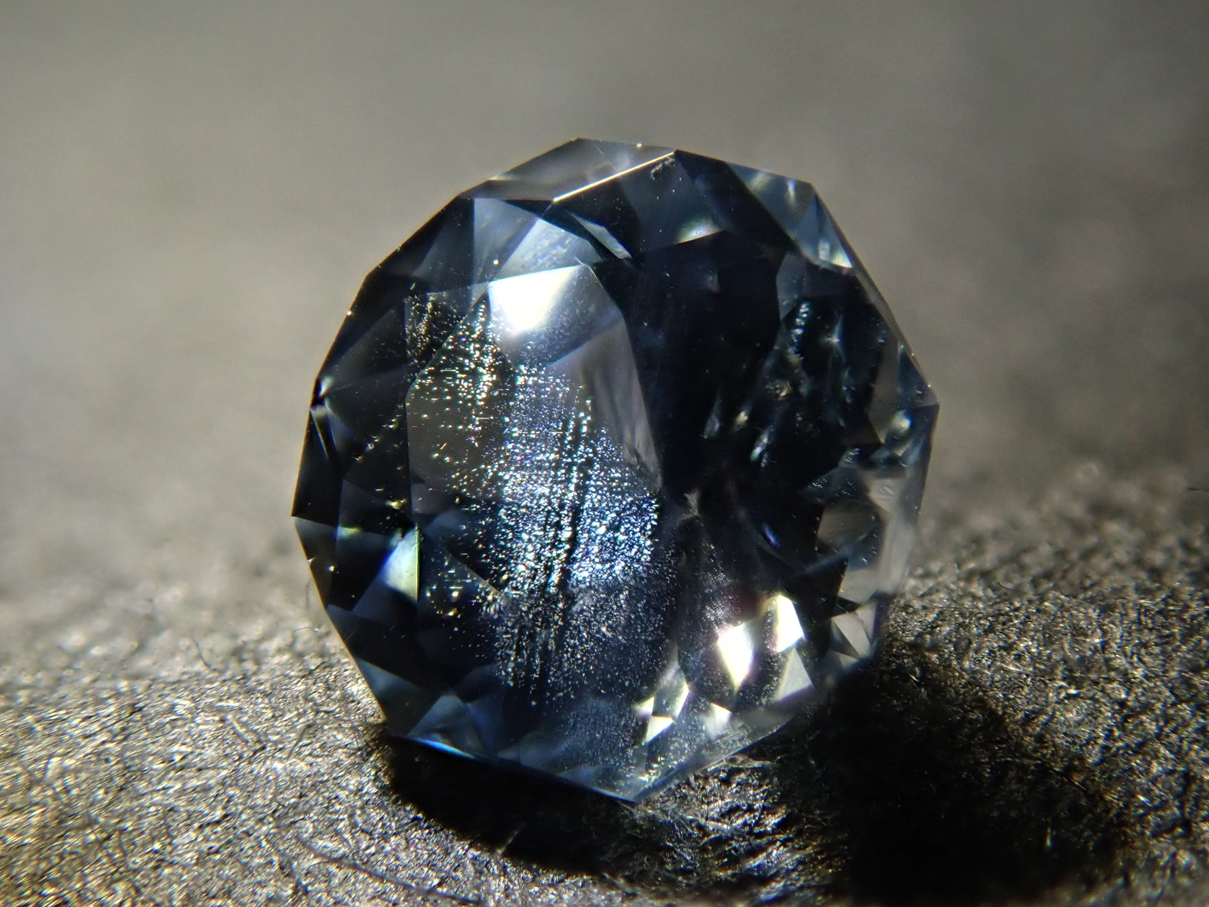 【11/27 22時販売】スリランカ産ブルーサファイア(アイスブルー) 0.300ctルース