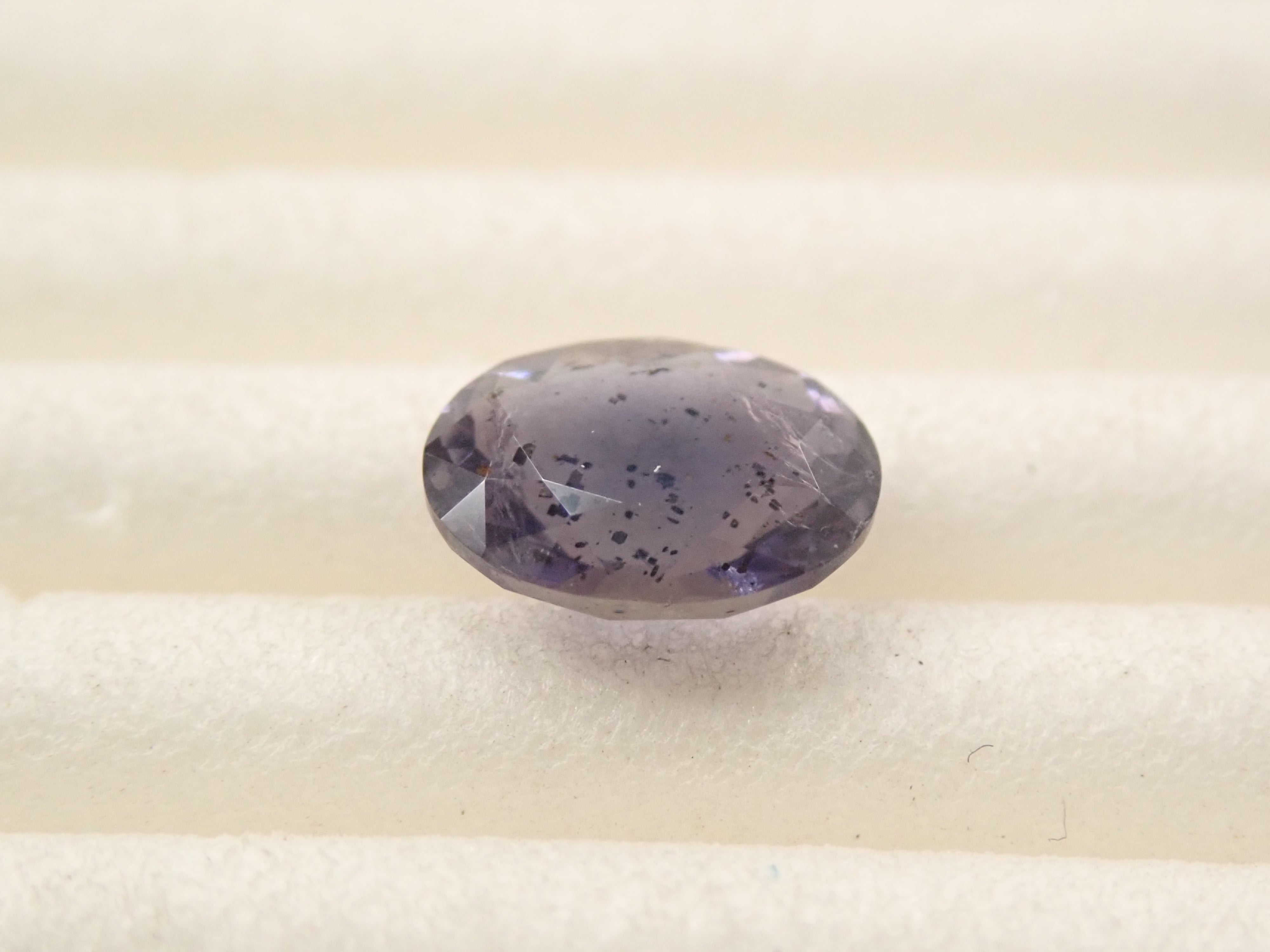 【11/27 22時販売】インド産アイオライトサンストーン 0.540ctルース