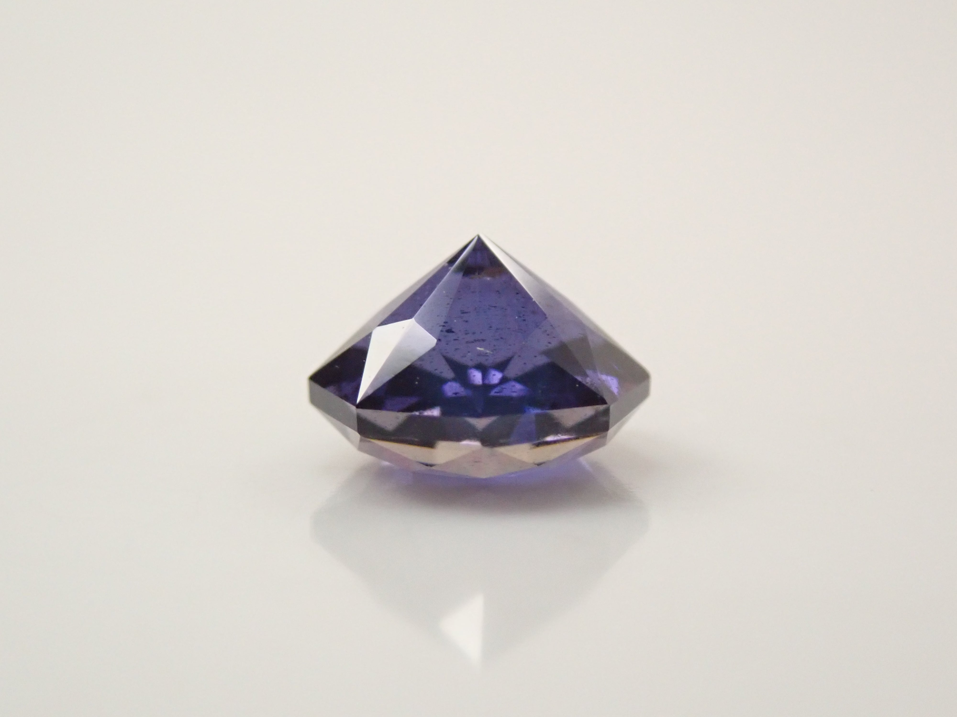 【11/29 22時販売】インド産アイオライトサンストーン 0.745ctルース