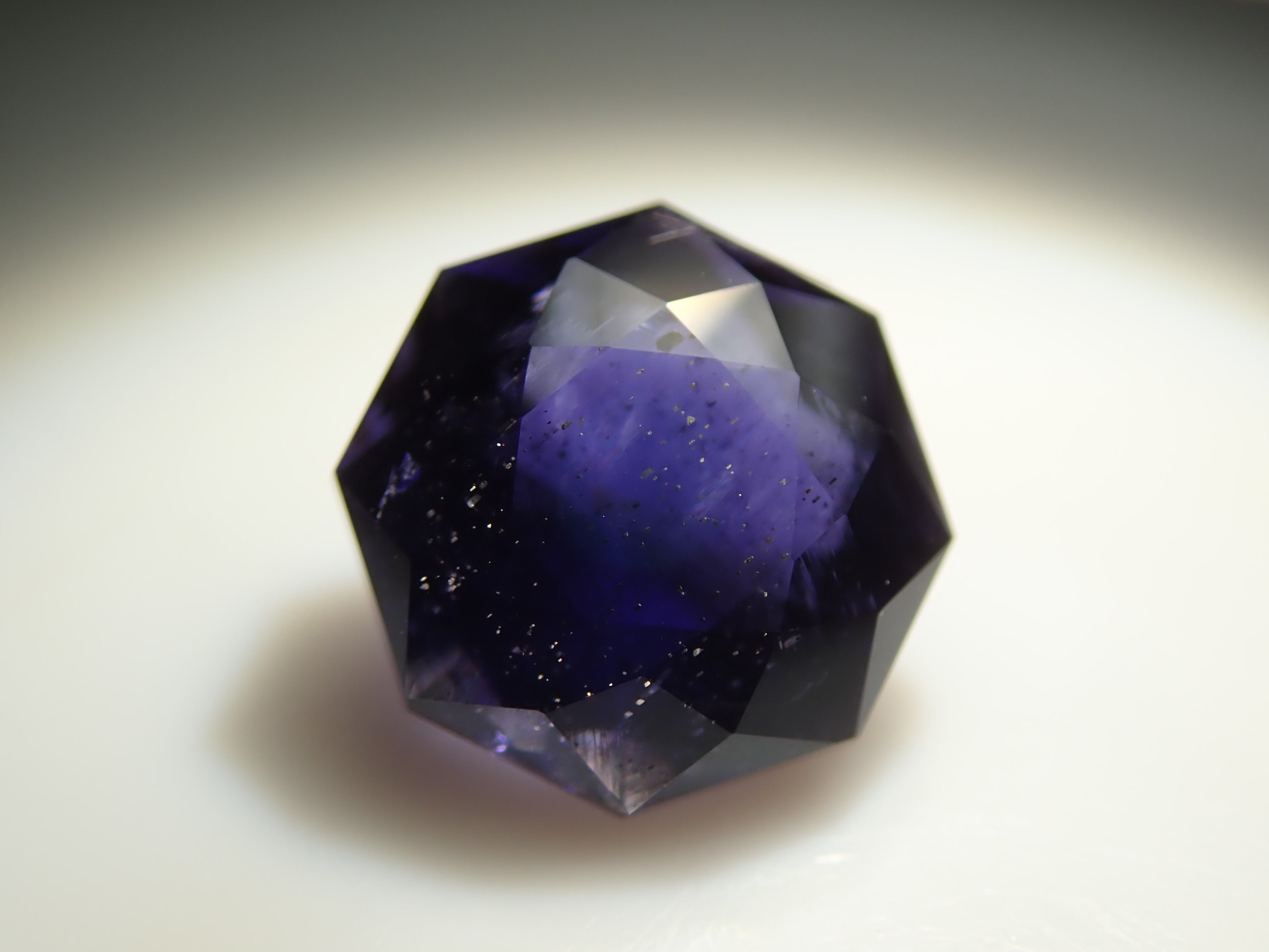 【11/29 22時販売】インド産アイオライトサンストーン 0.745ctルース